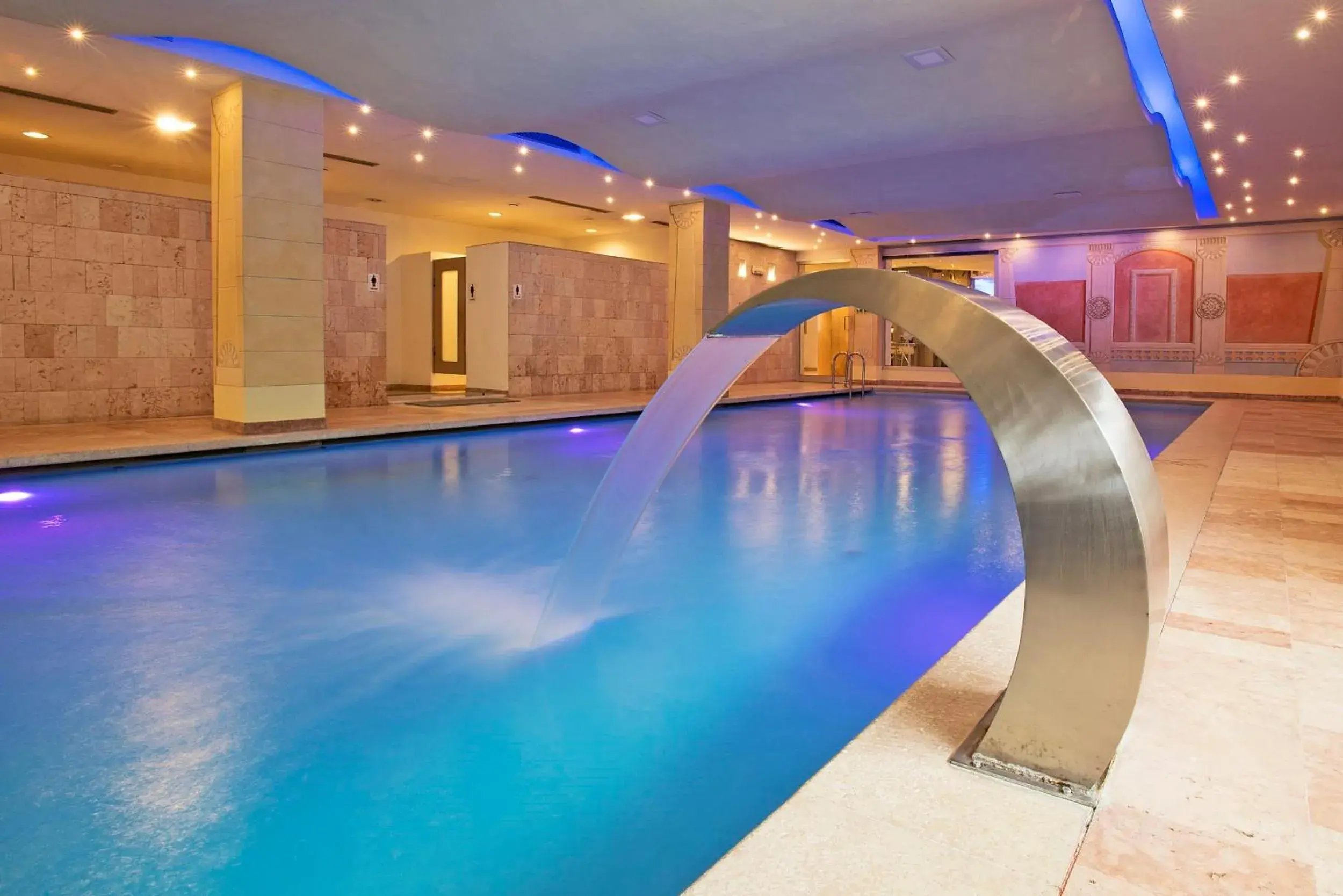 Swimming pool in Hotel Maggior Consiglio Swimming pool in Hotel Maggior Consiglio