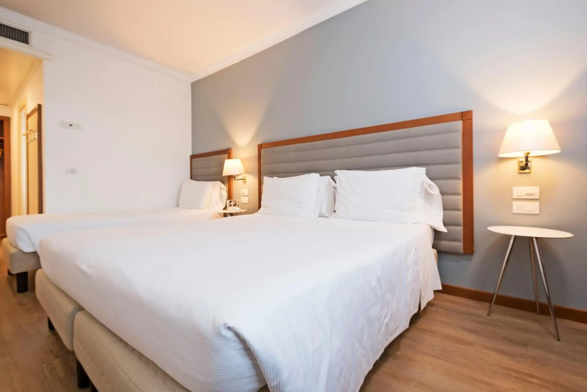 Bedroom, Bed in Hotel Maggior Consiglio Bedroom, Bed in Hotel Maggior Consiglio