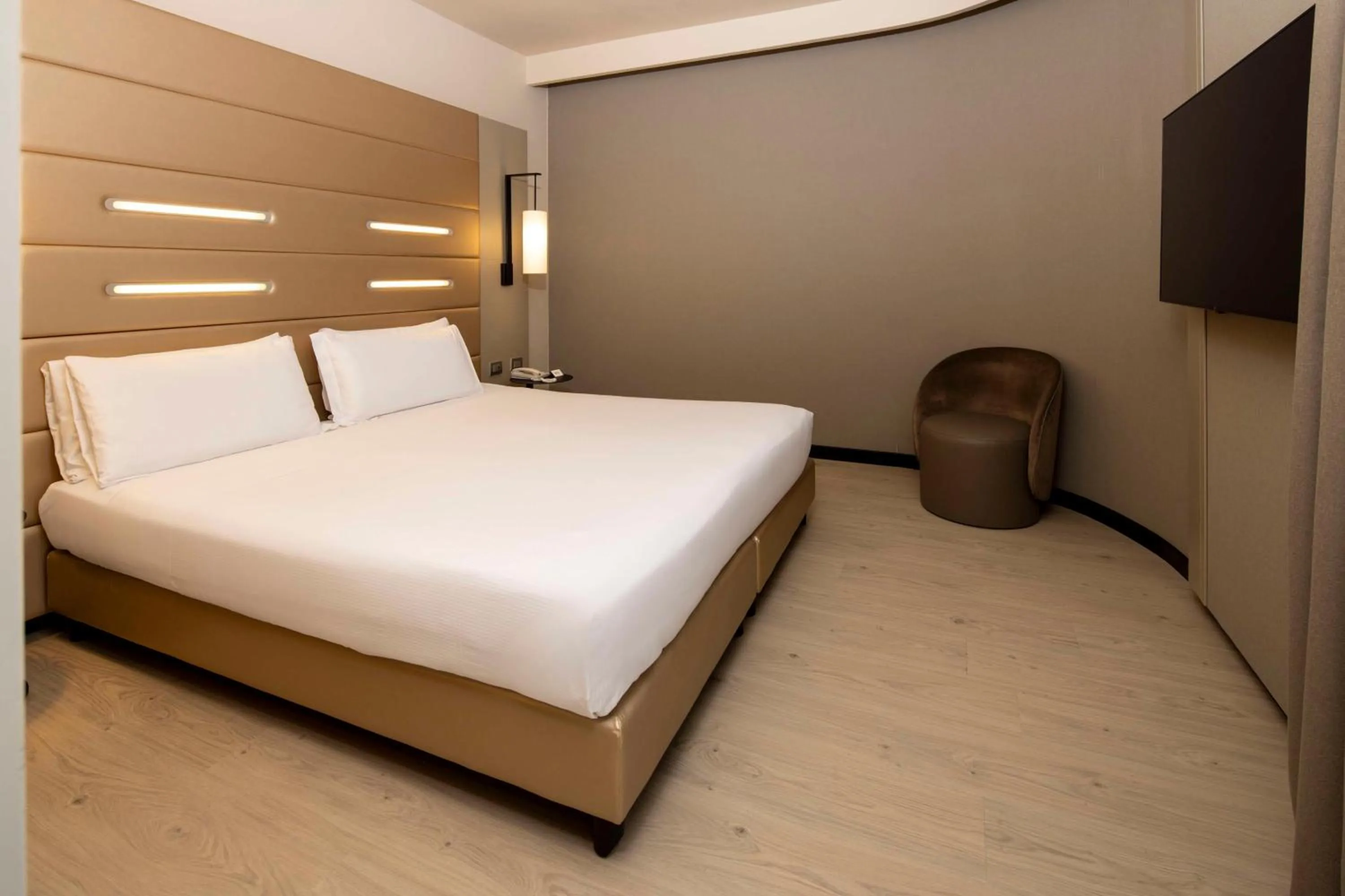 Bedroom, Bed in Best Western Plus Tower Hotel Bologna