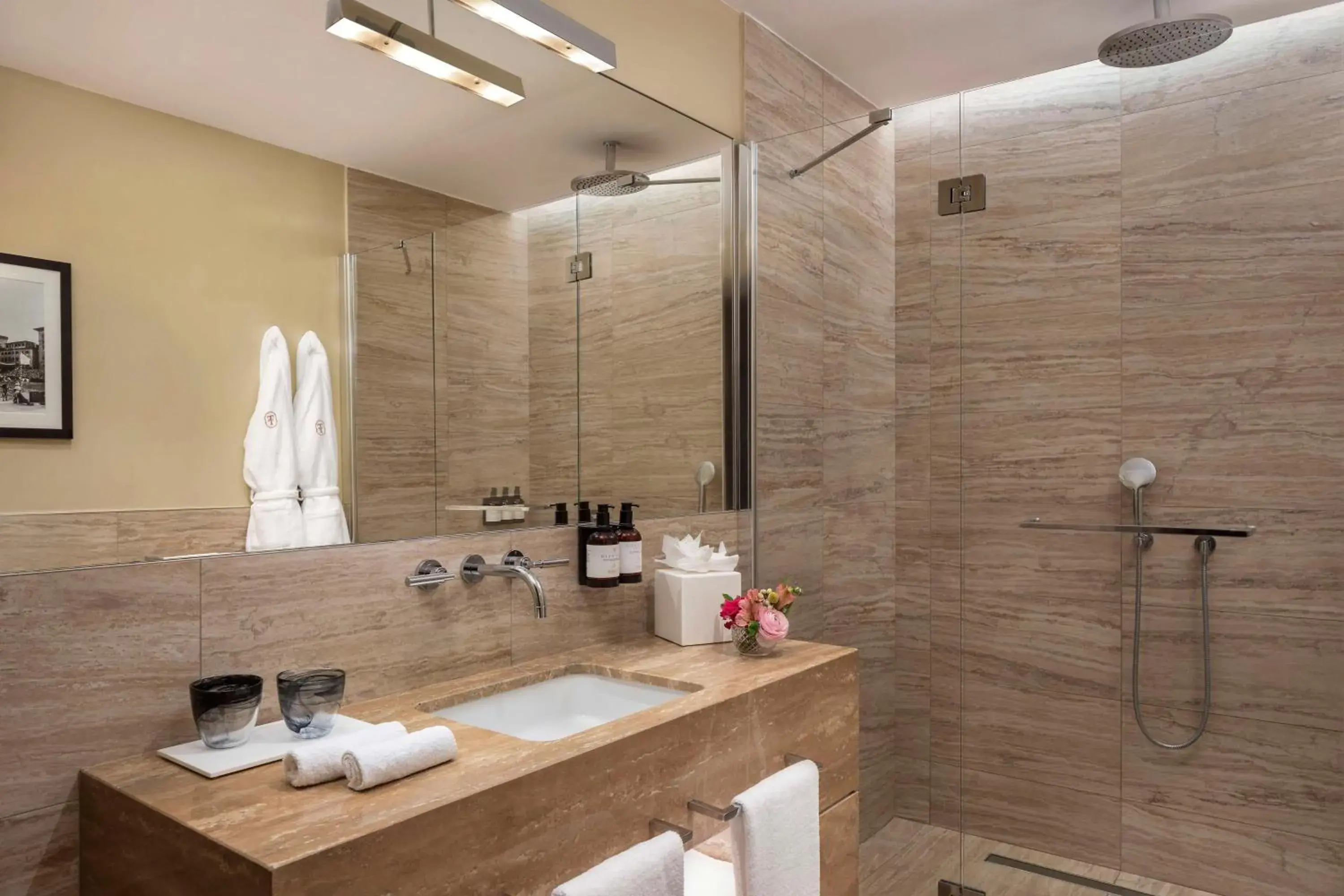 Bathroom in Tivoli Palazzo Gaddi Firenze Hotel Bathroom in Tivoli Palazzo Gaddi Firenze Hotel