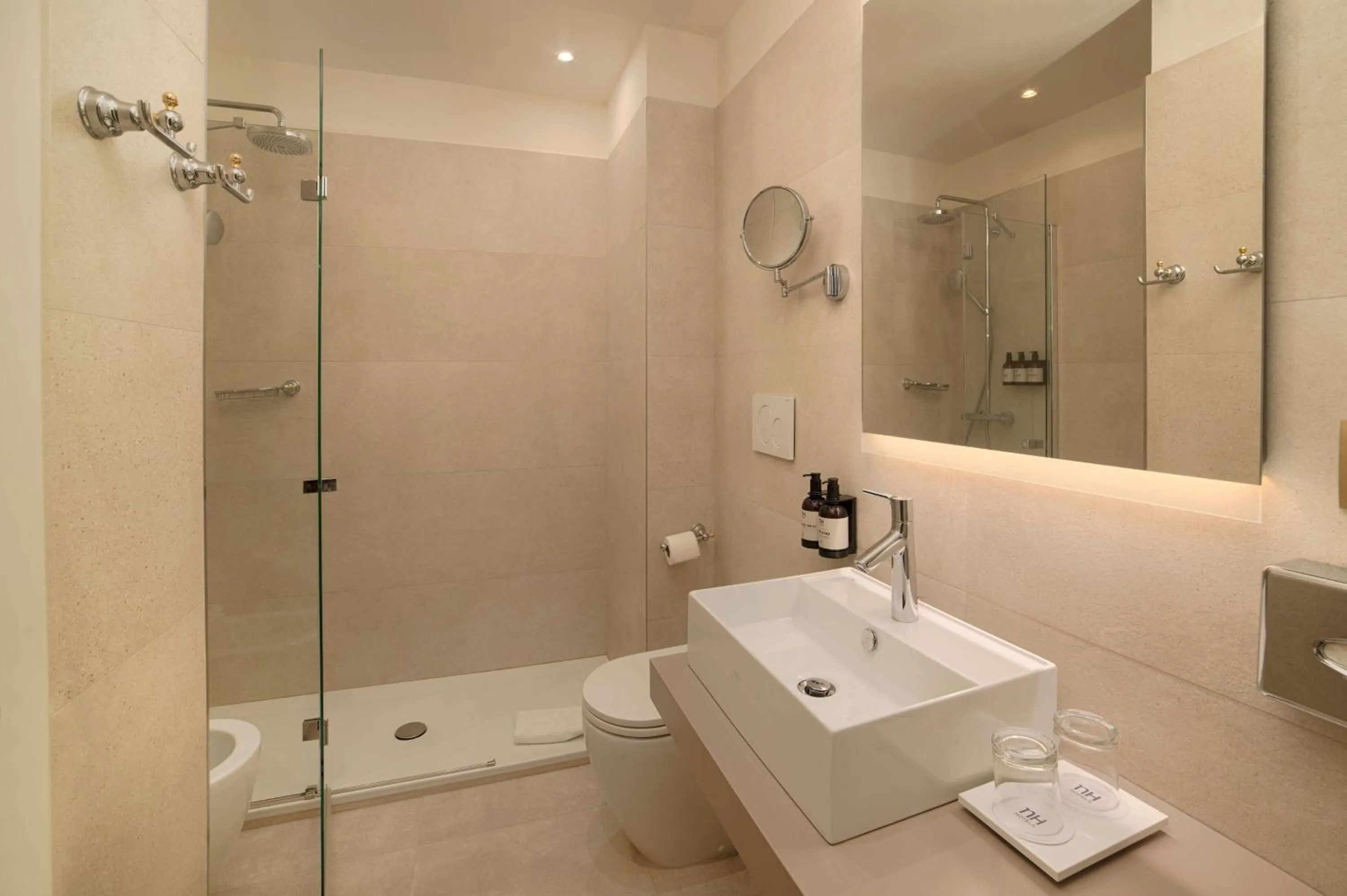 Bathroom in NH Venezia Santa Lucia