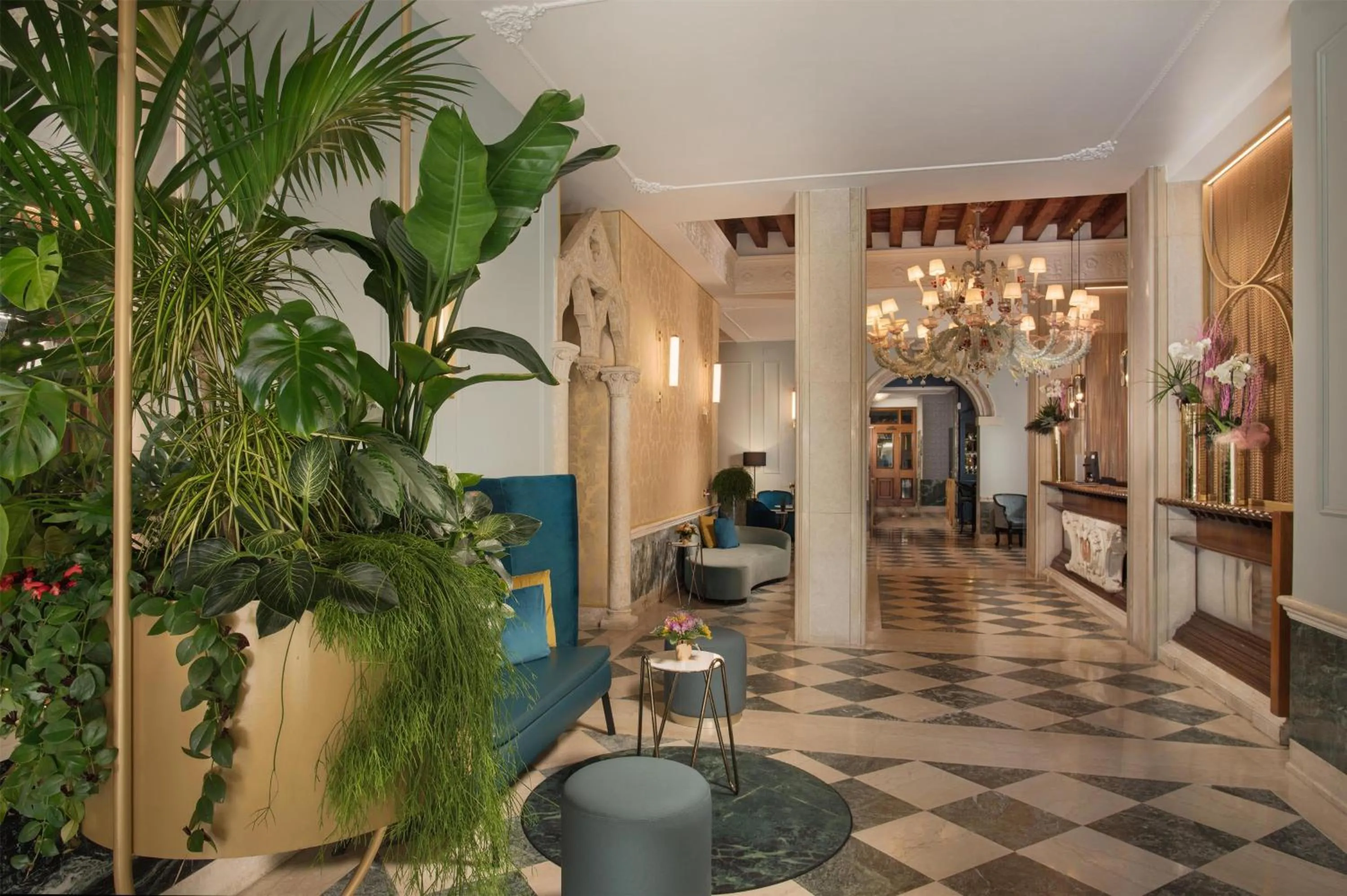 Lobby or reception in NH Venezia Santa Lucia