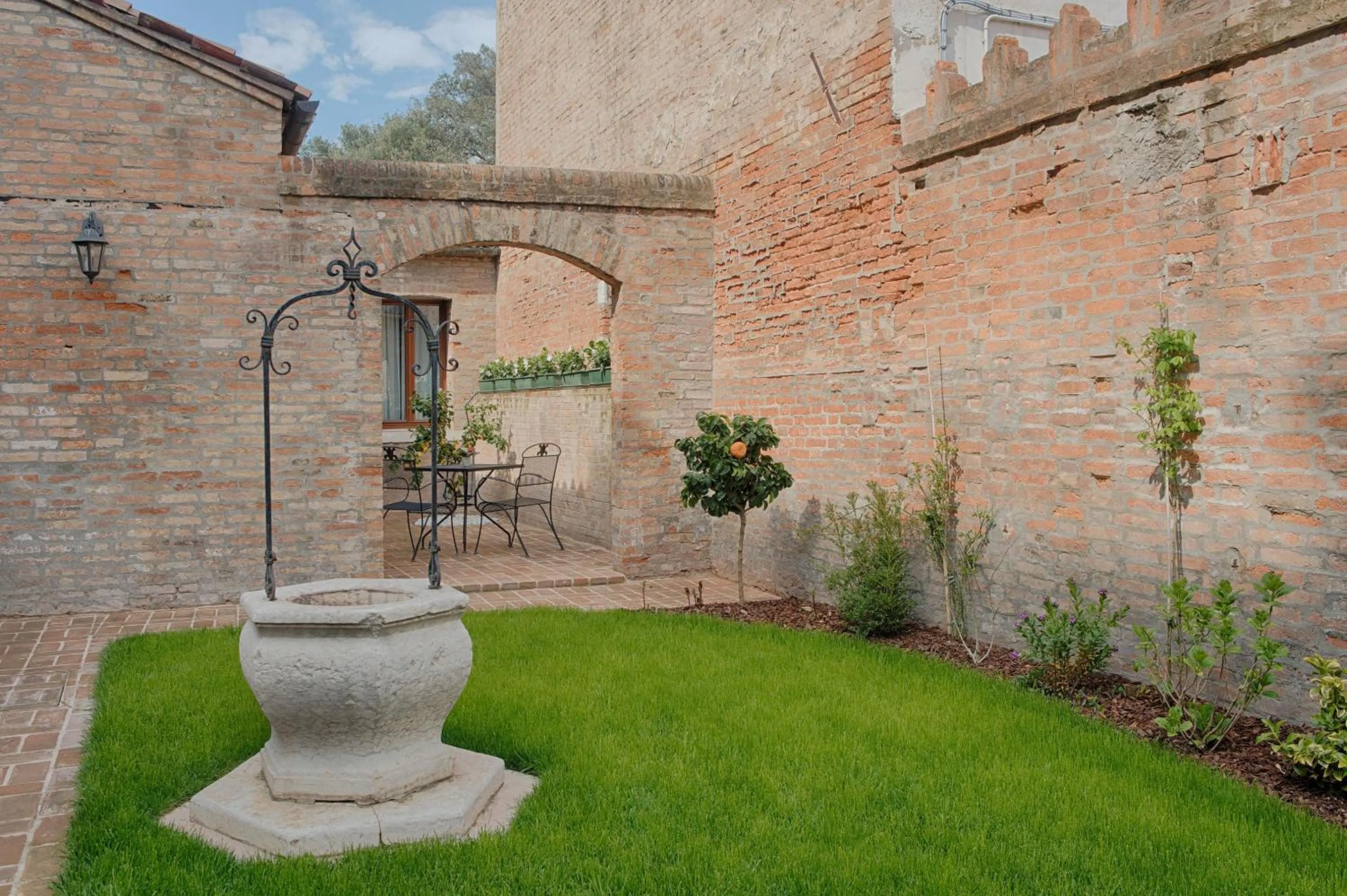 Property building in NH Venezia Santa Lucia