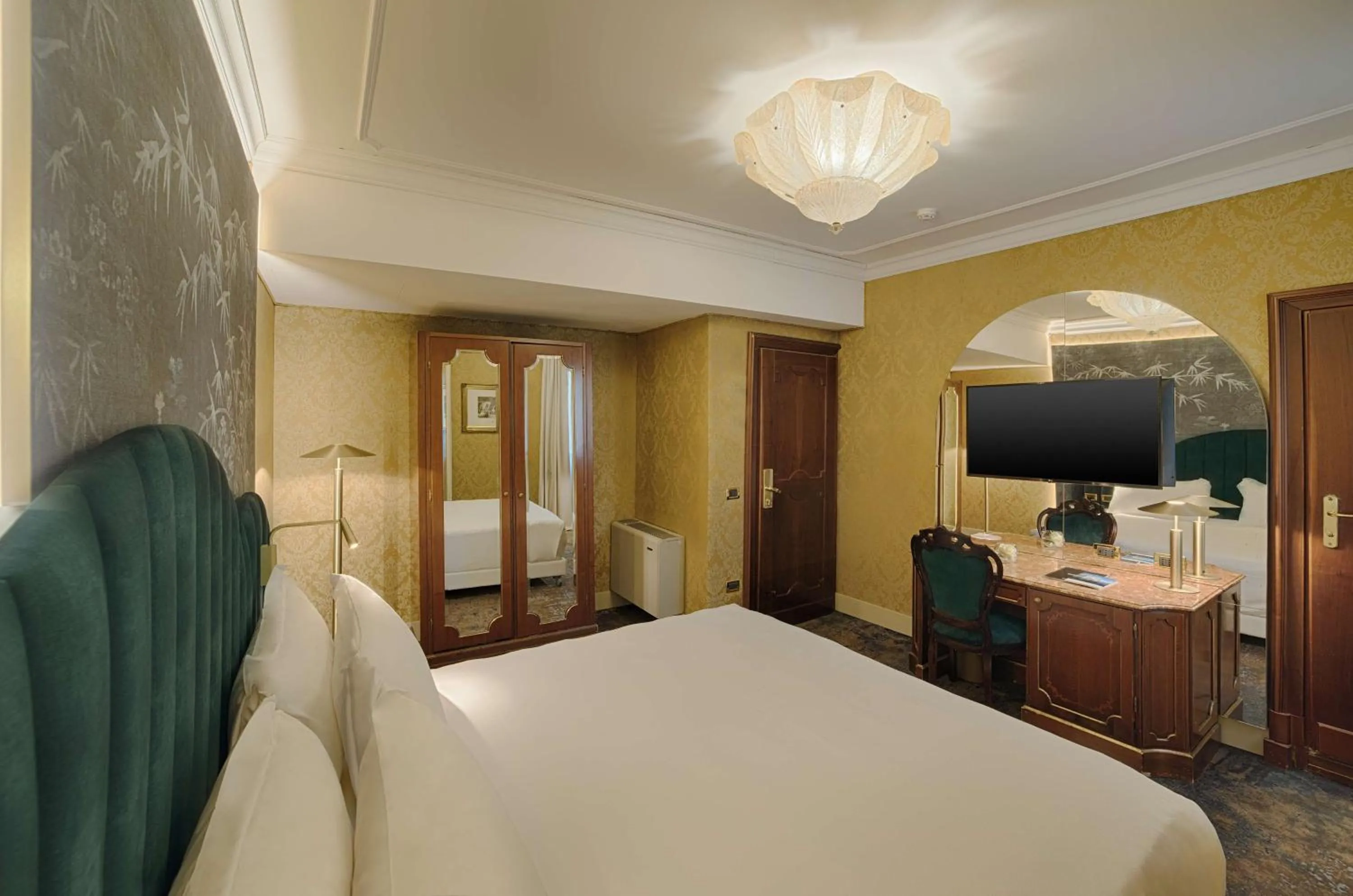 Bedroom, Bed in NH Venezia Santa Lucia