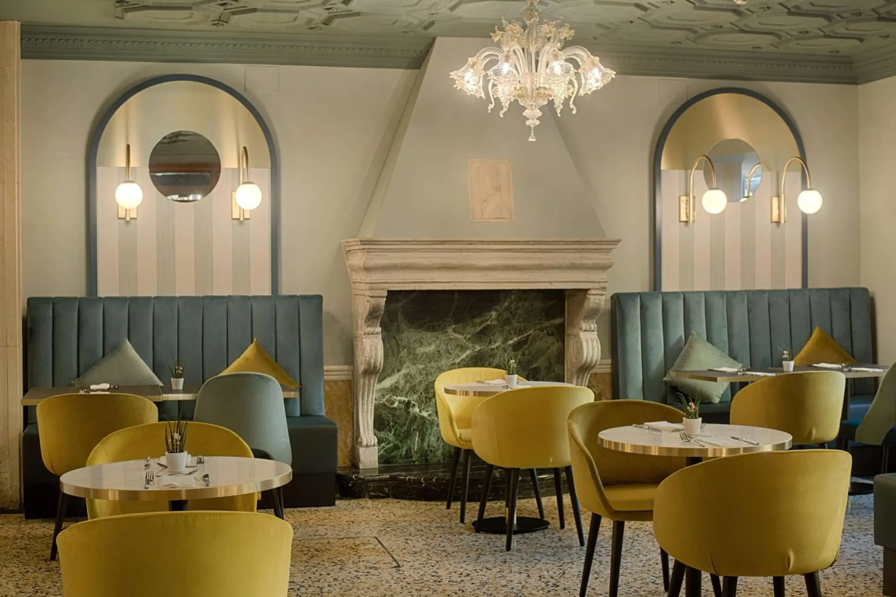 Restaurant/places to eat in NH Venezia Santa Lucia Restaurant/places to eat in NH Venezia Santa Lucia