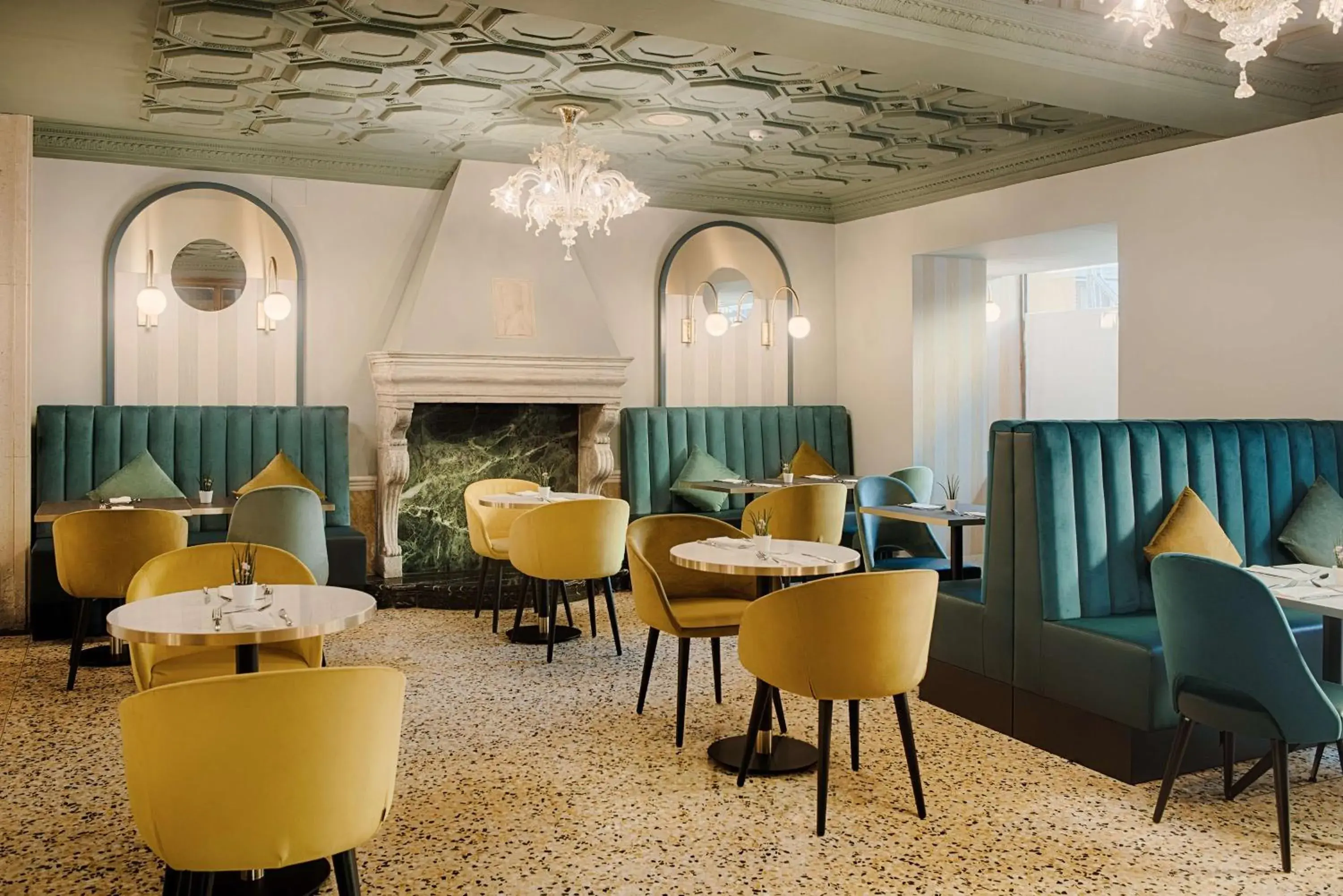 Restaurant/places to eat in NH Venezia Santa Lucia Restaurant/places to eat in NH Venezia Santa Lucia