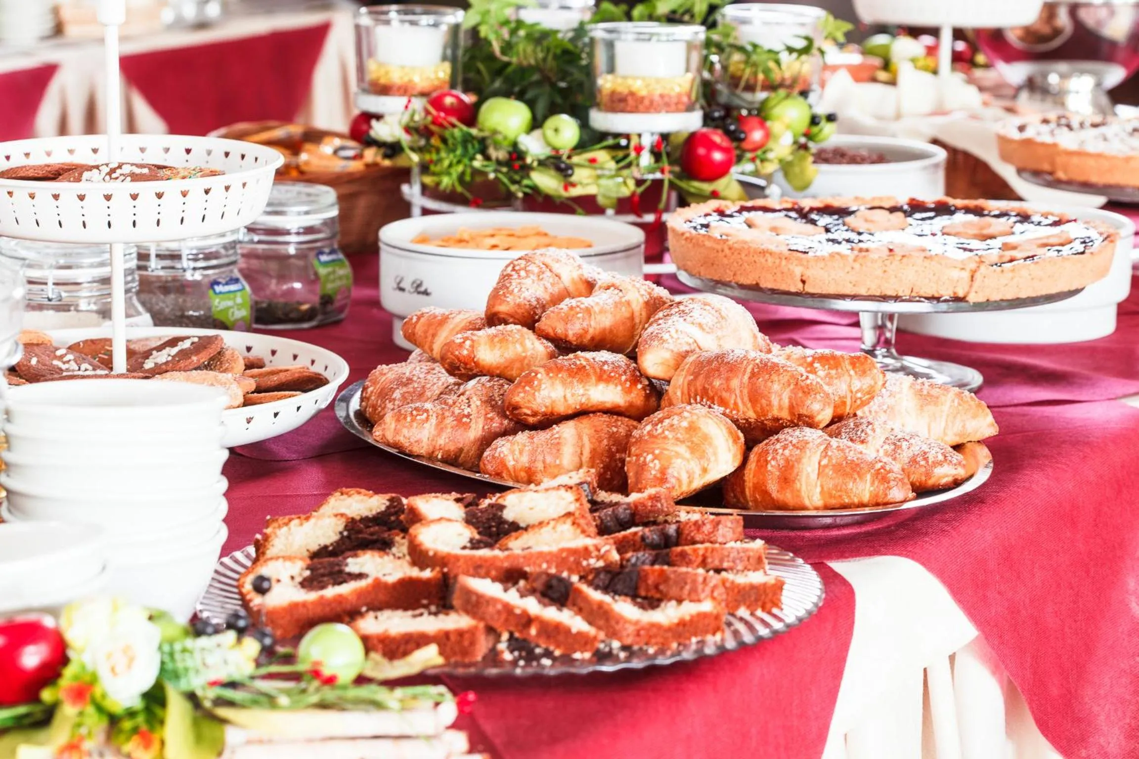 Buffet breakfast in Hotel San Pietro