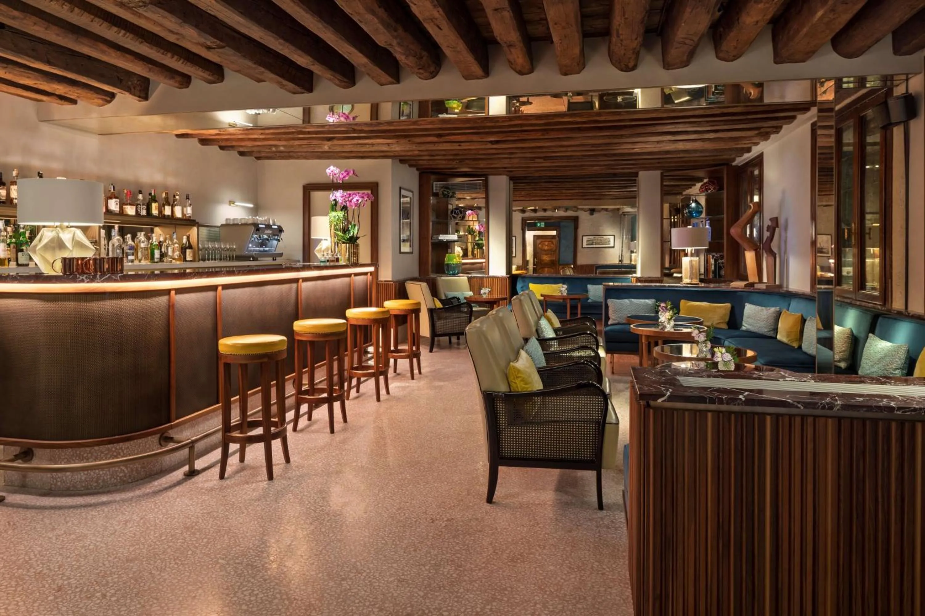 Lounge or bar in NH Collection Grand Hotel Palazzo Dei Dogi