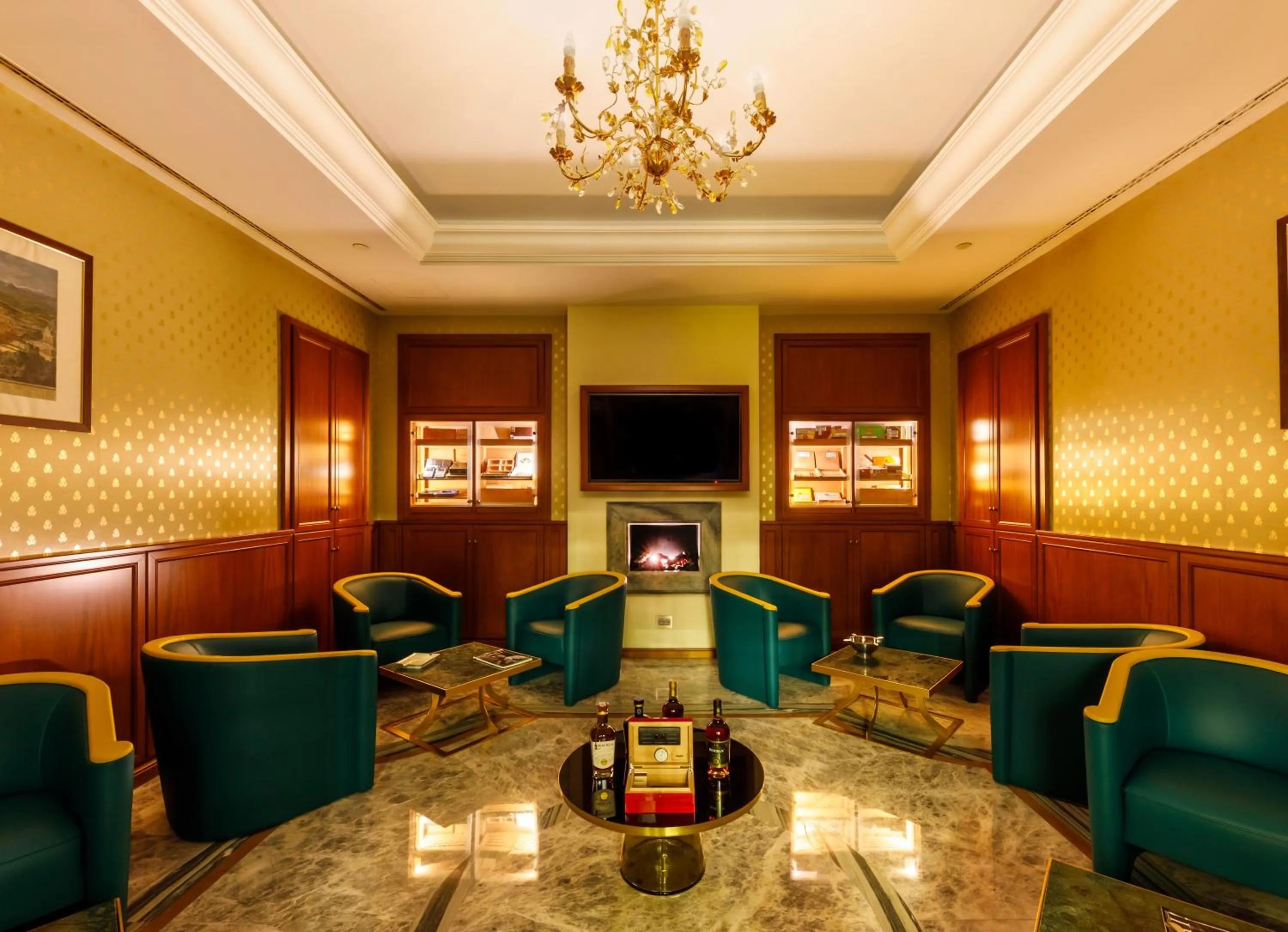 Communal lounge/ TV room in Aleph Rome Hotel, Curio Collection By Hilton