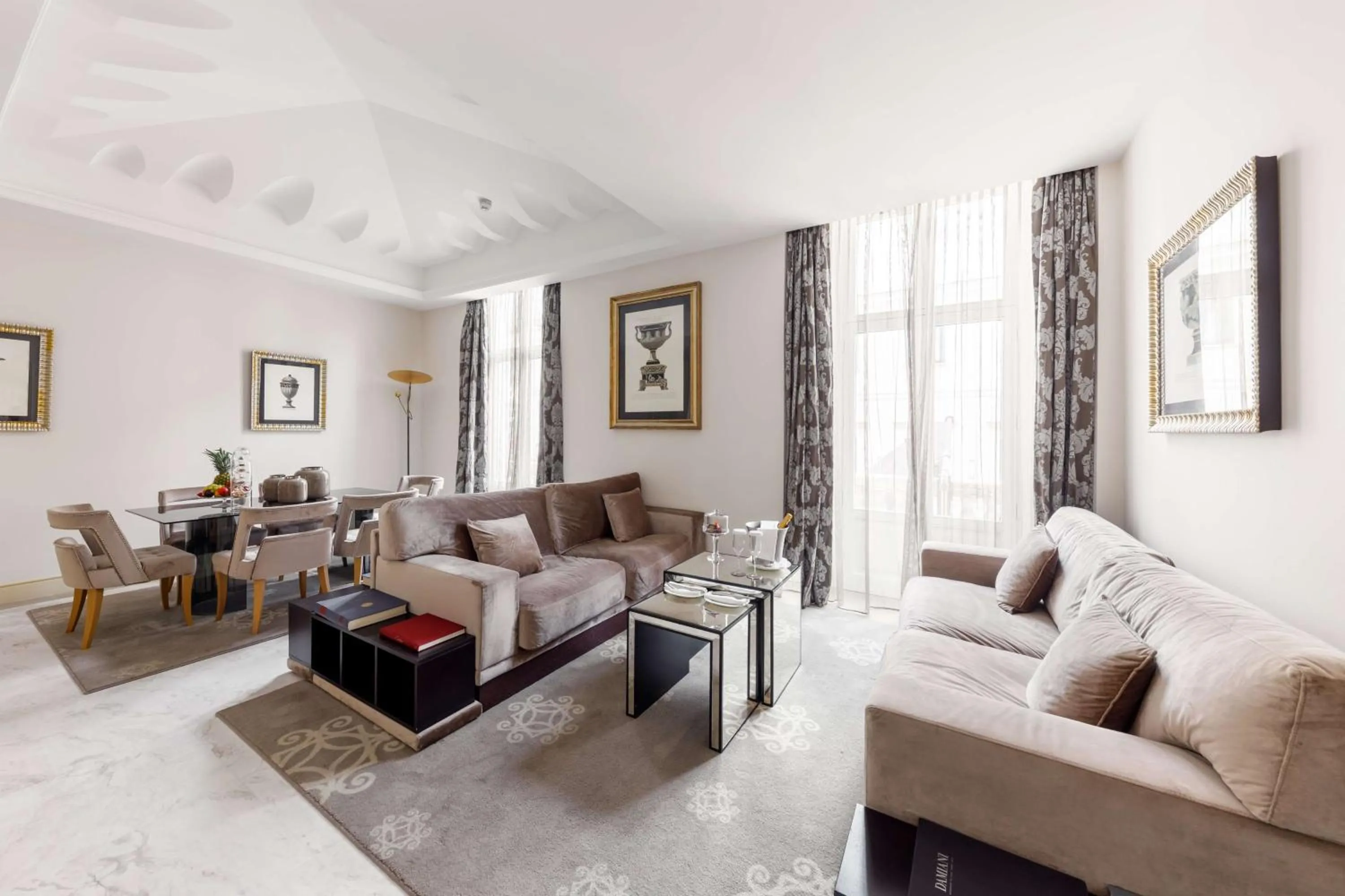 Living room in Aleph Rome Hotel, Curio Collection By Hilton