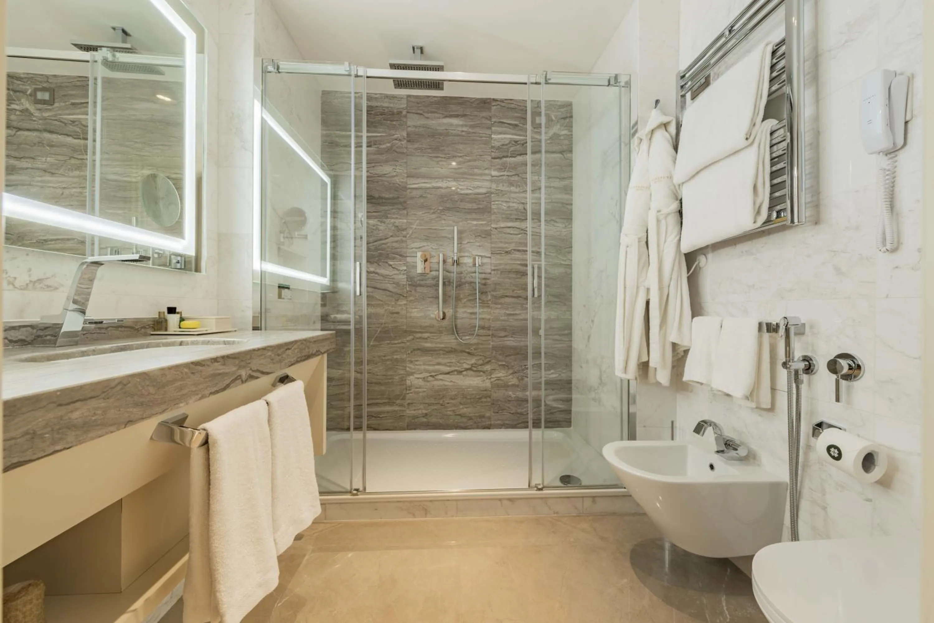 Aleph Rome Hotel, Curio Collection By Hilton