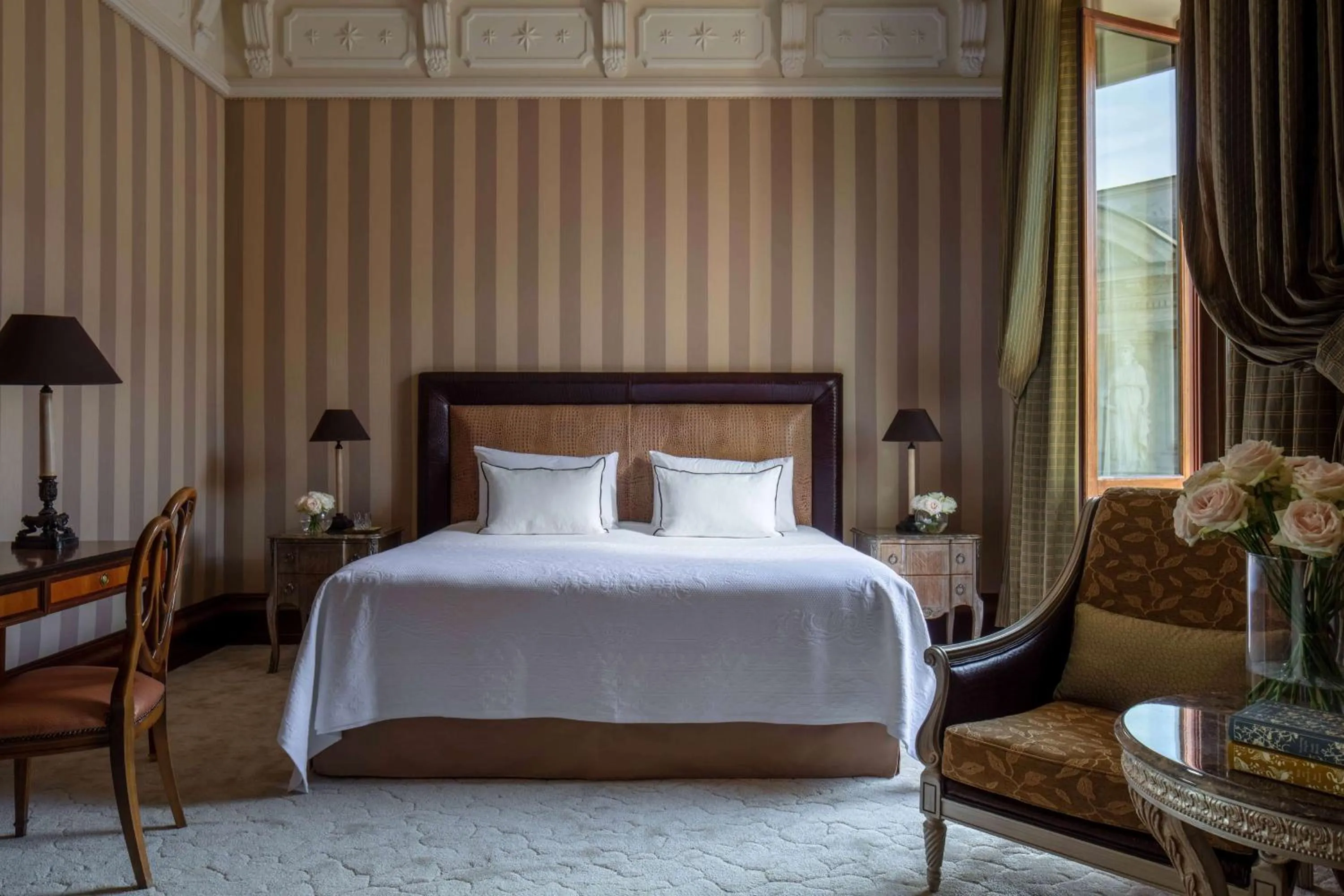 Bedroom, Bed in Anantara Palazzo Naiadi Rome Hotel - A Leading Hotel of the World