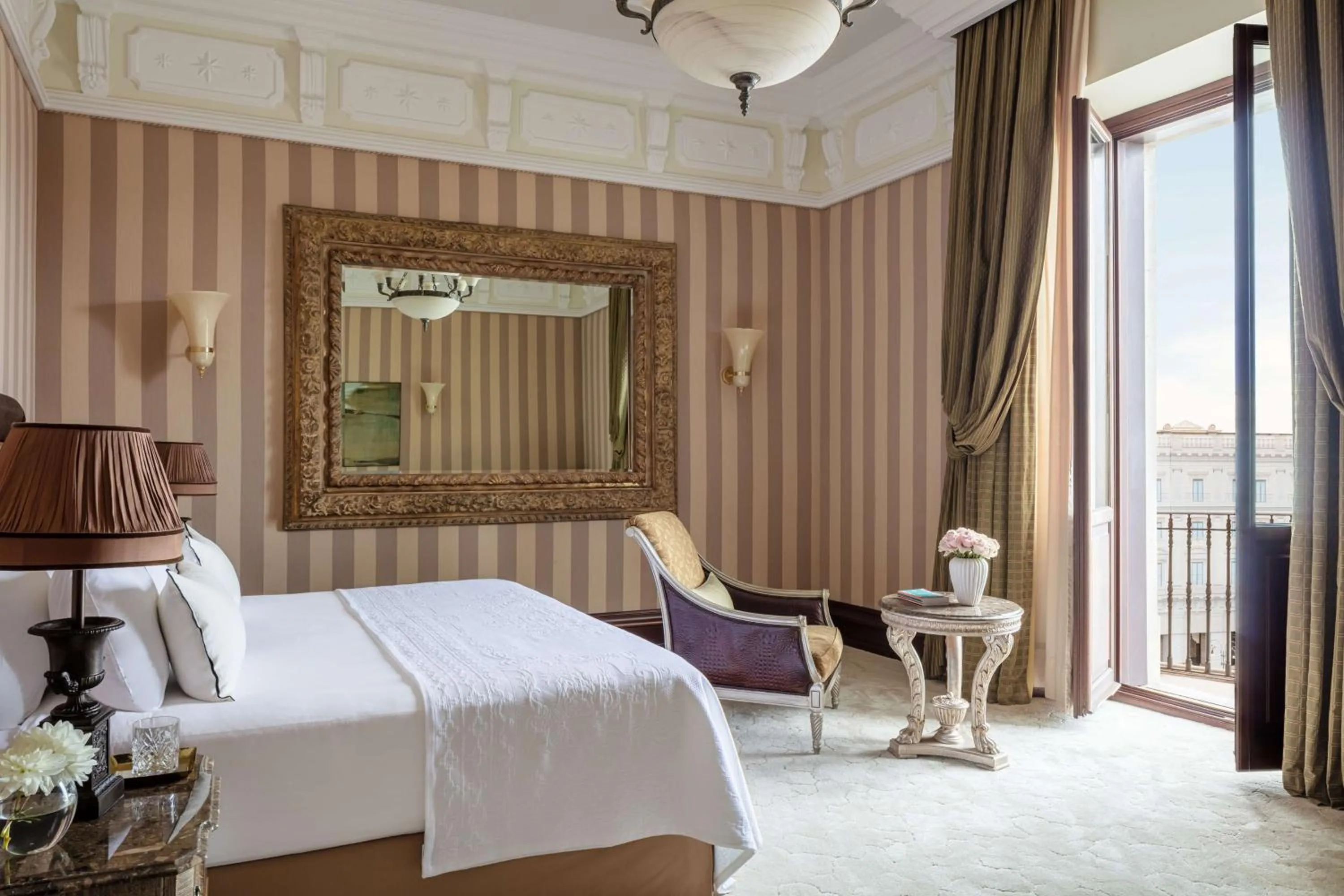Bedroom, Bed in Anantara Palazzo Naiadi Rome Hotel - A Leading Hotel of the World