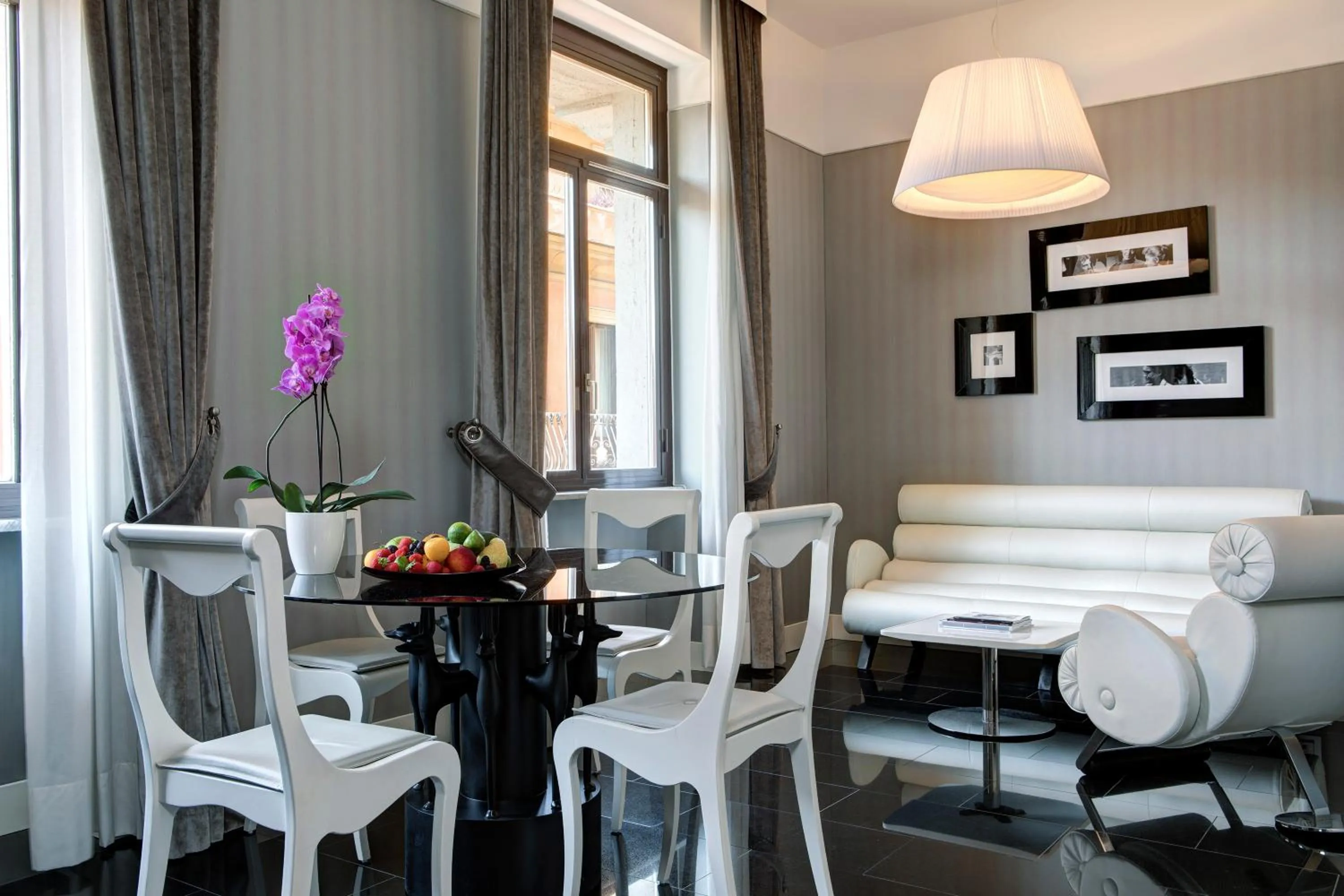 Living room in Grand Hotel Palace Rome