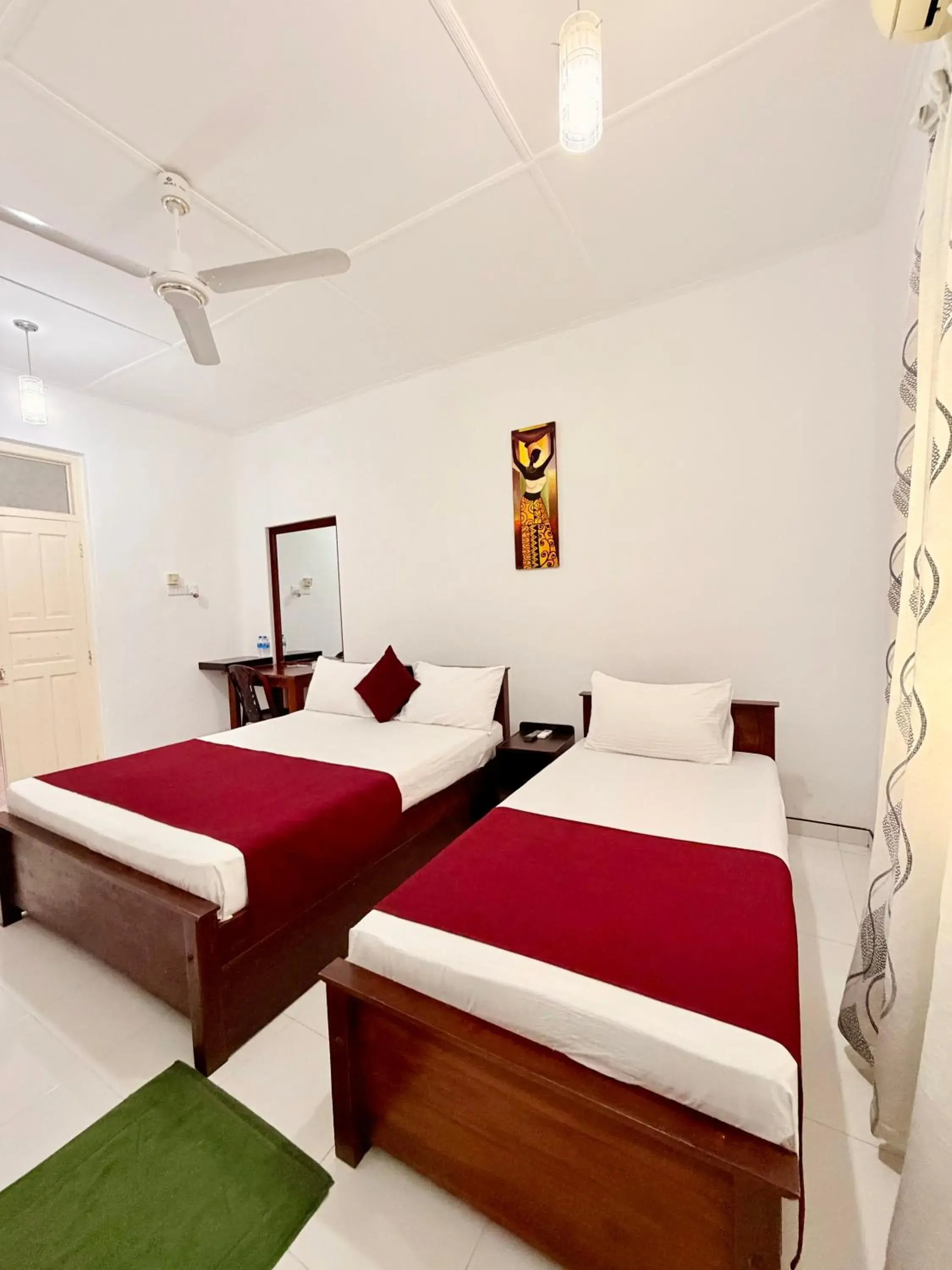 Comfort Triple Room in Bon Voyaage Tourist Inn Comfort Triple Room in Bon Voyaage Tourist Inn