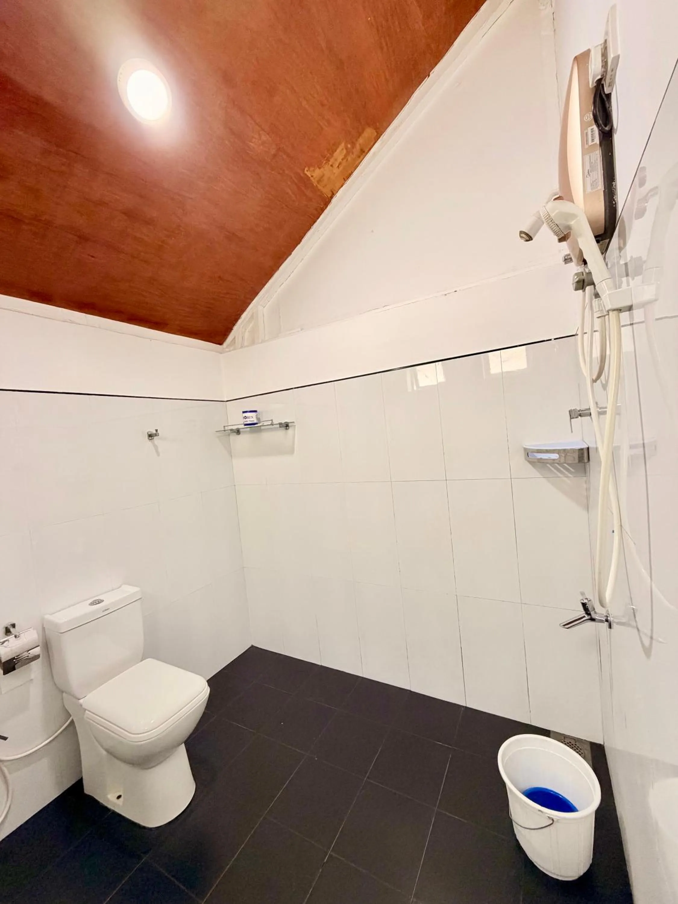 Bathroom in Bon Voyaage Tourist Inn