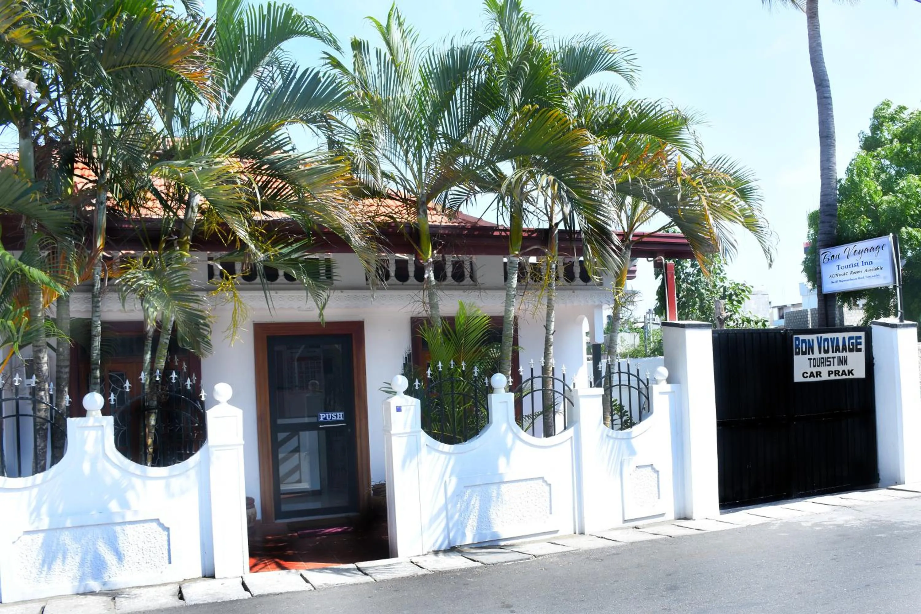 Property building in Bon Voyaage Tourist Inn