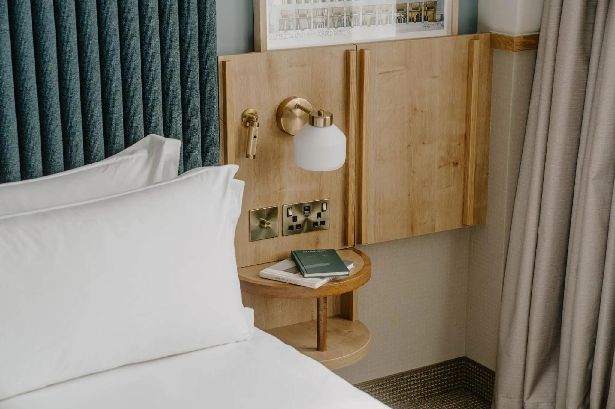 Photo of the whole room, Bed in Club Quarters Hotel London City, London