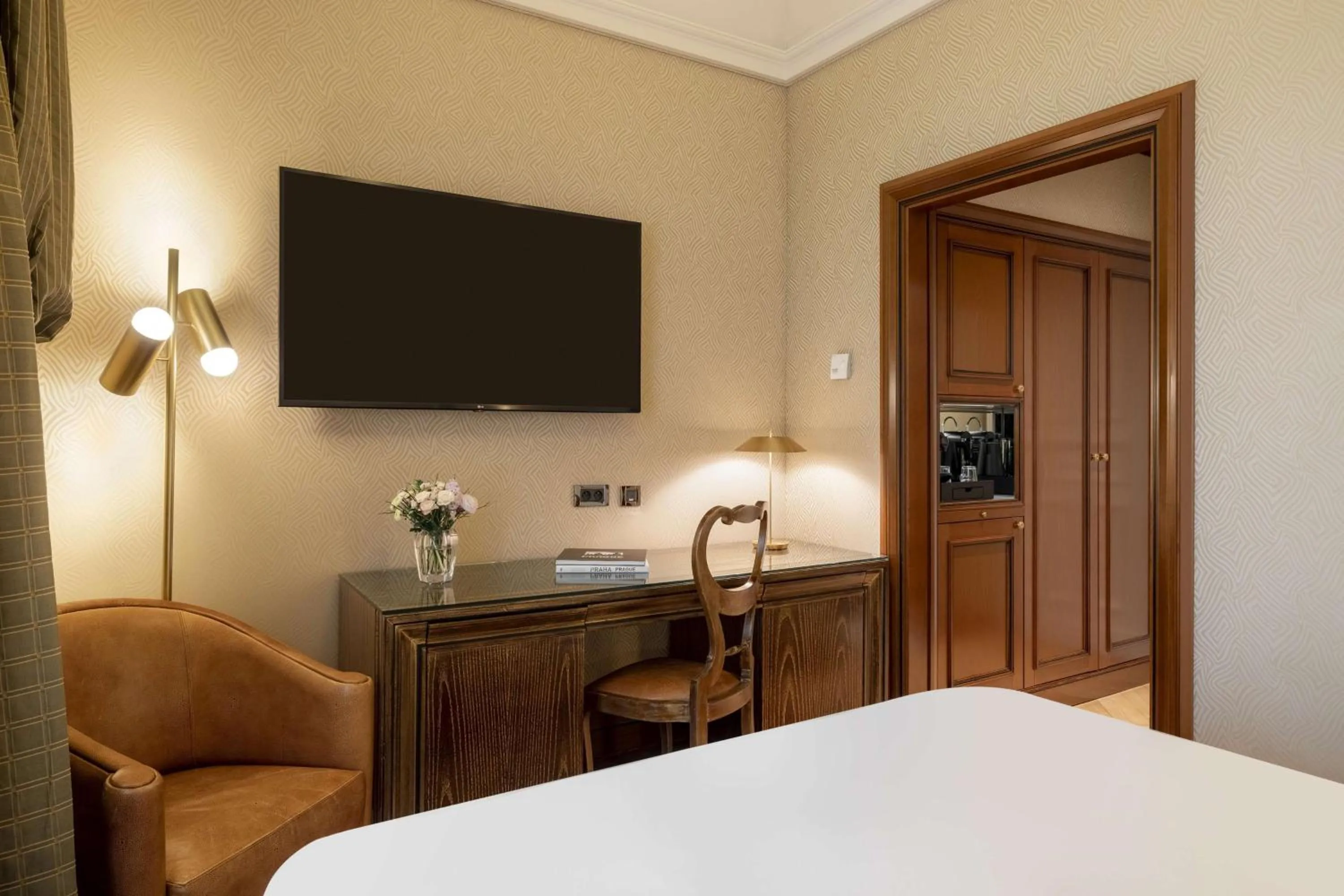 Bedroom, Bed in NH Collection Prague Carlo IV