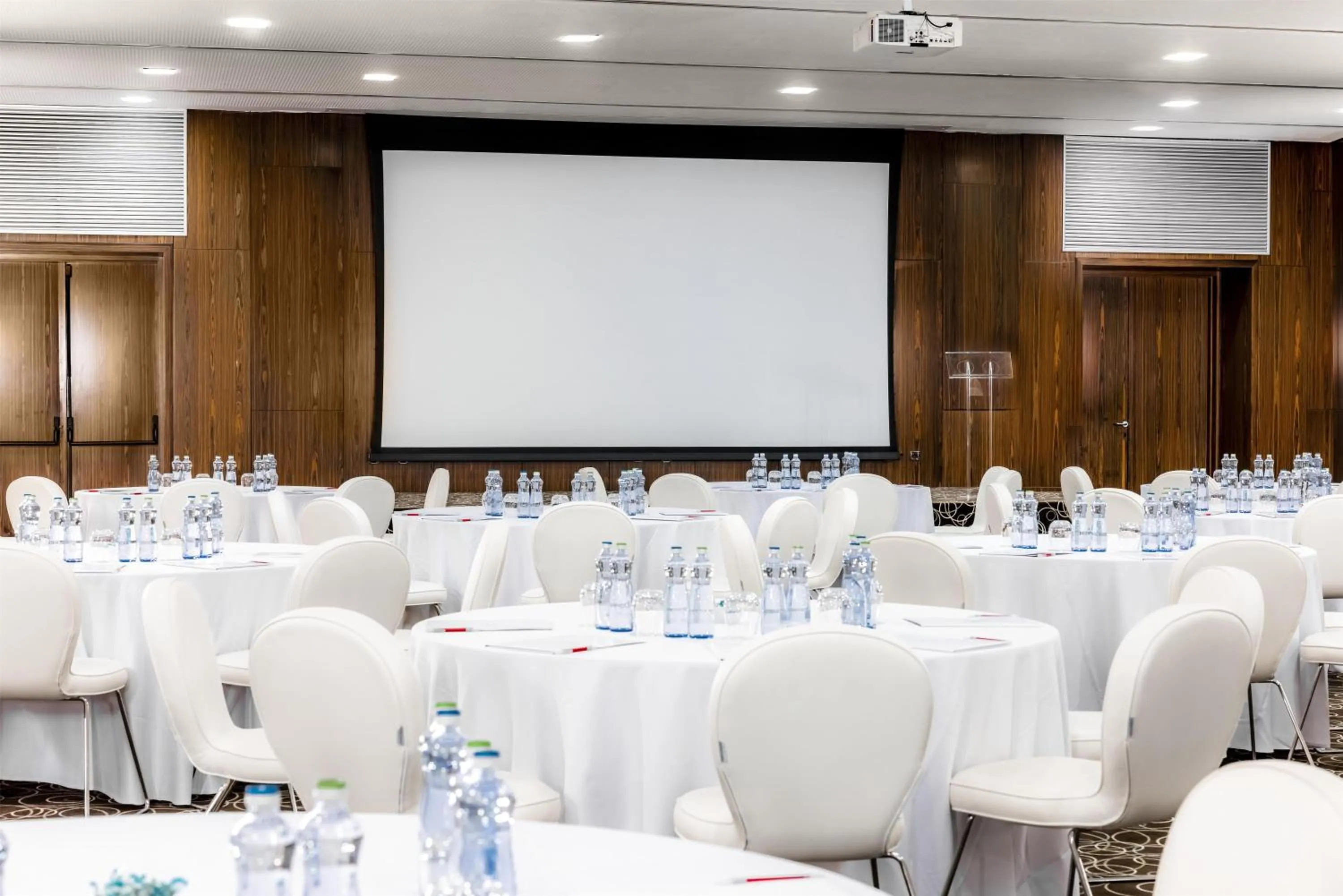 Restaurant/places to eat in NH Collection Prague Carlo IV