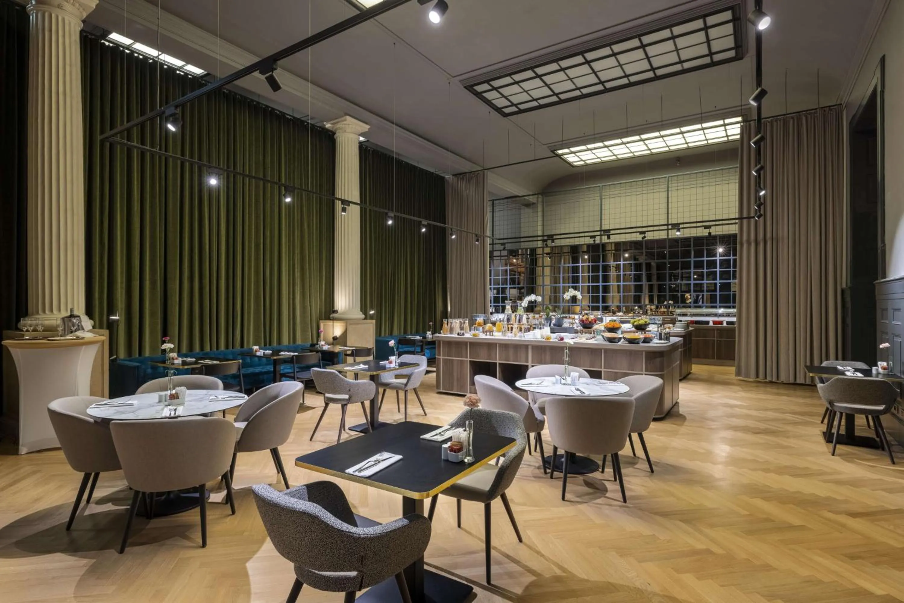 Breakfast in NH Collection Prague Carlo IV