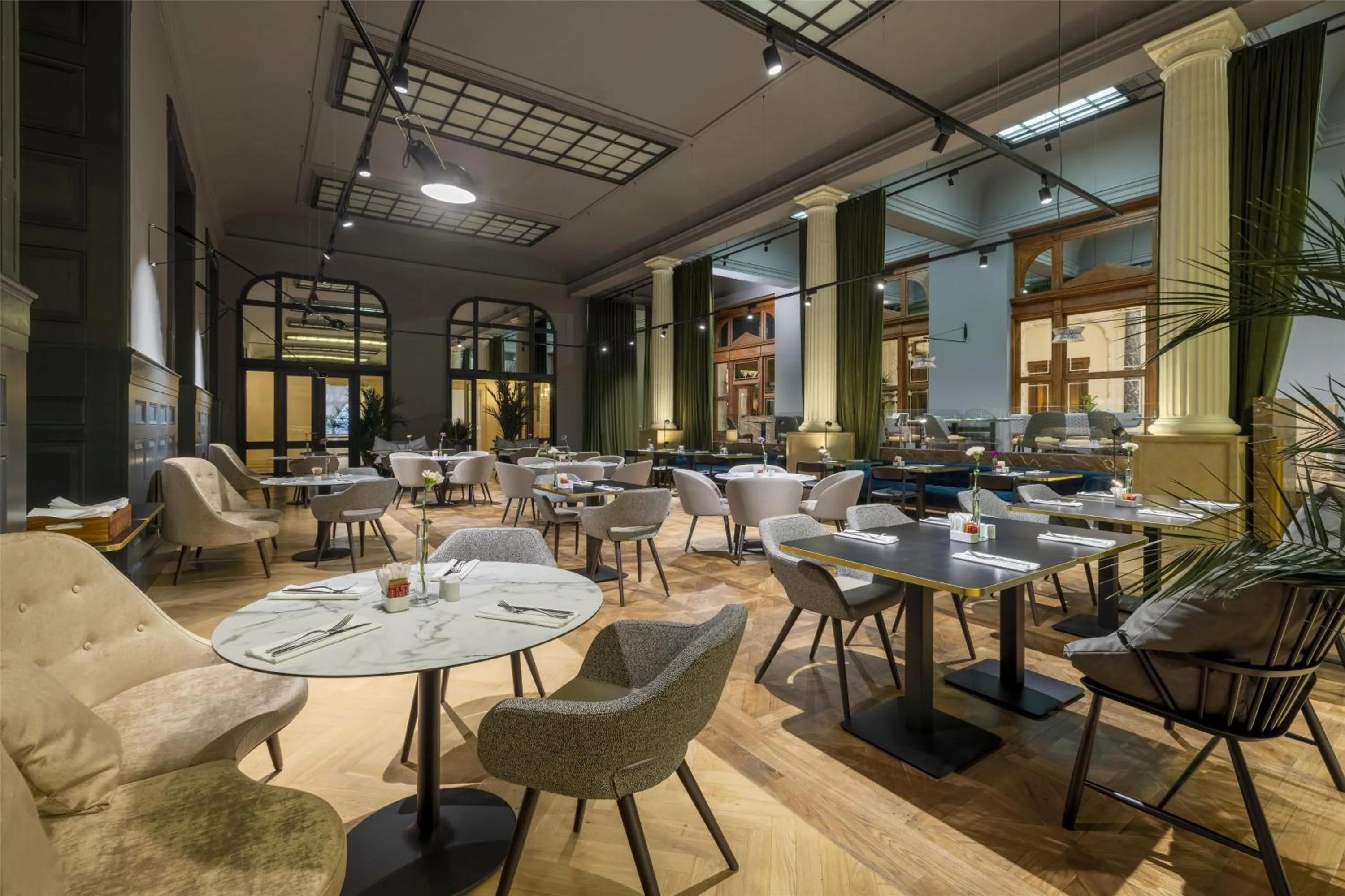 Restaurant/places to eat in NH Collection Prague Carlo IV