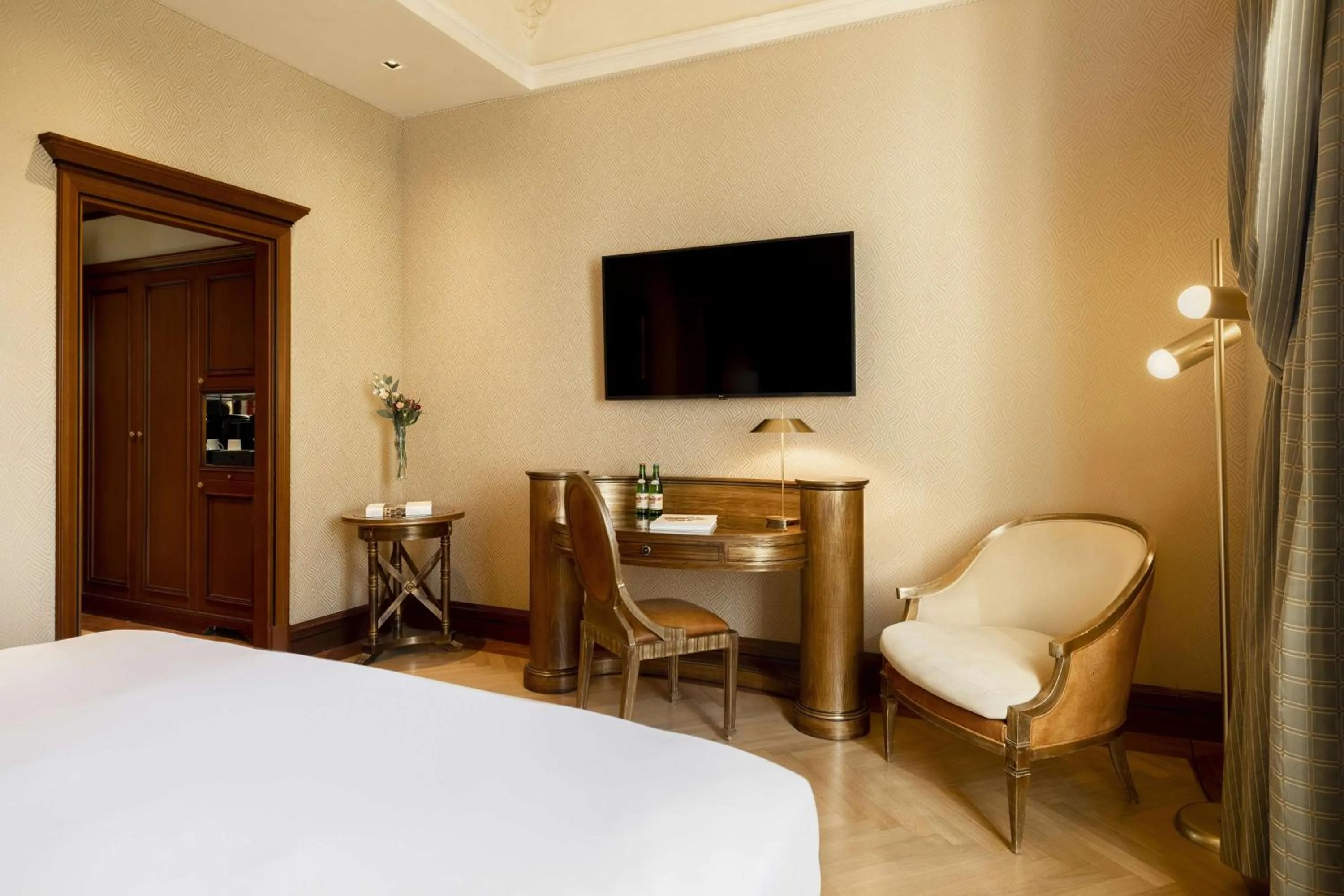 Bedroom, Bed in NH Collection Prague Carlo IV