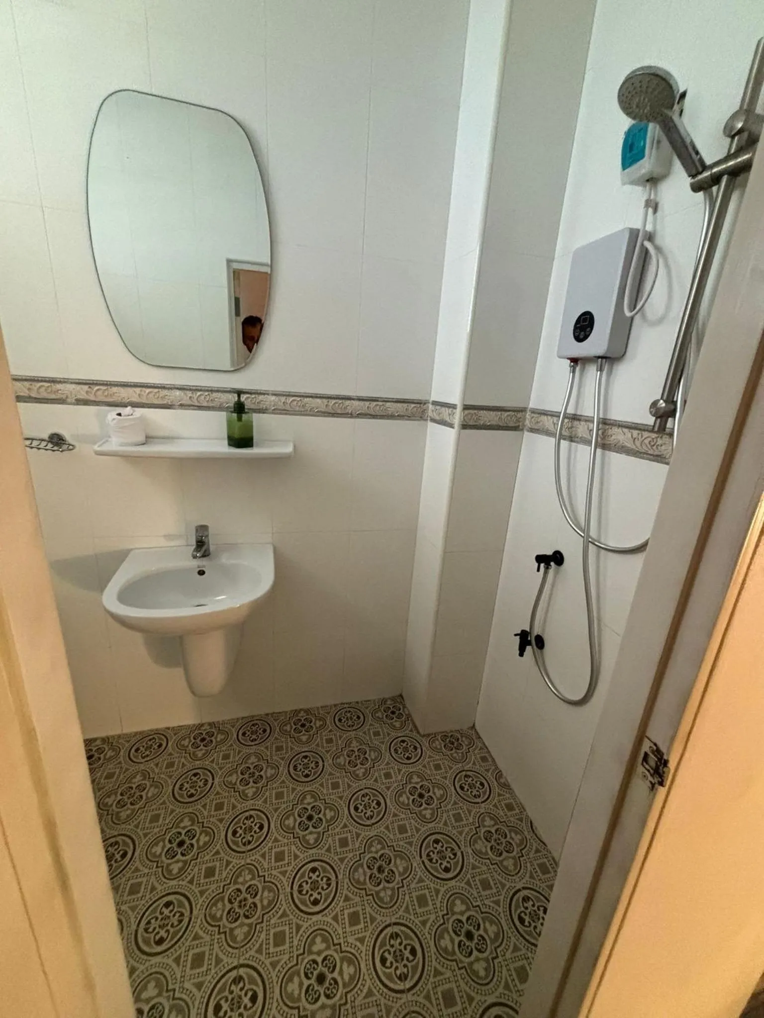 Shower in La Locanda