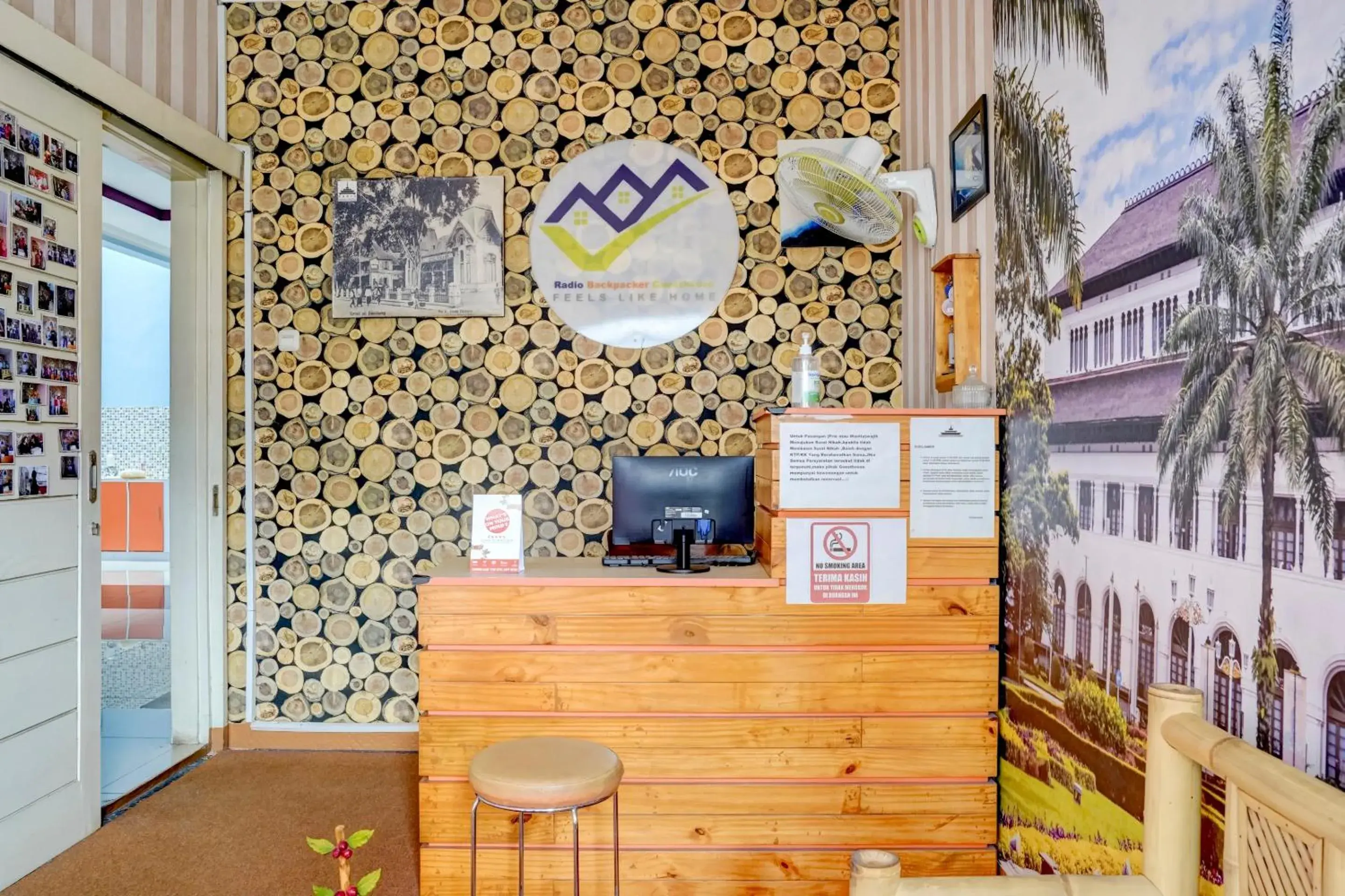 Lobby or reception in Radio Backpacker Guesthouse Syariah Lobby or reception in Radio Backpacker Guesthouse Syariah