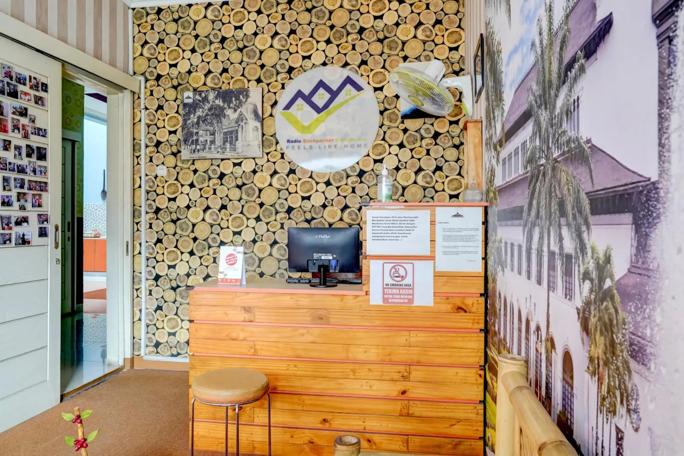 Lobby or reception in Radio Backpacker Guesthouse Syariah Lobby or reception in Radio Backpacker Guesthouse Syariah