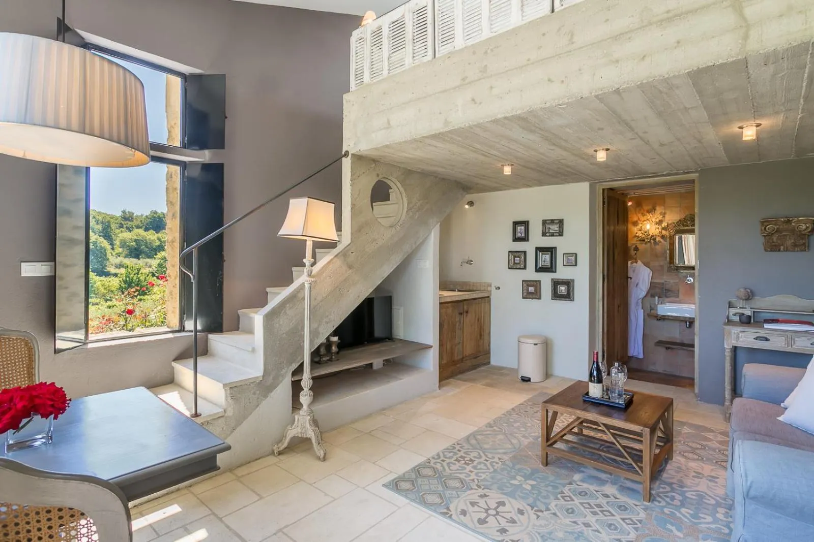 Photo of the whole room in Domaine Les Roullets