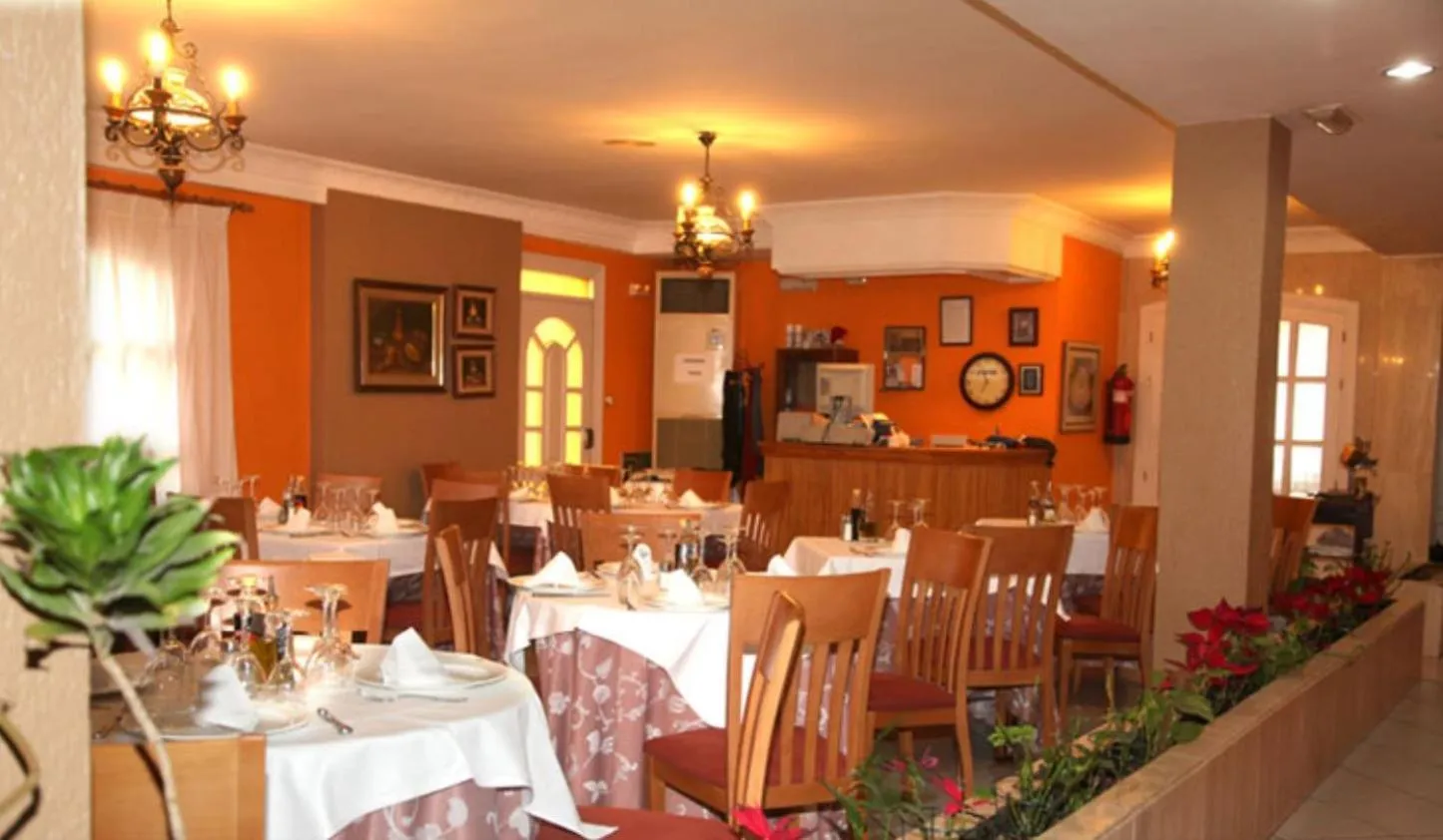 Restaurant/places to eat in Hotel Los Arcos