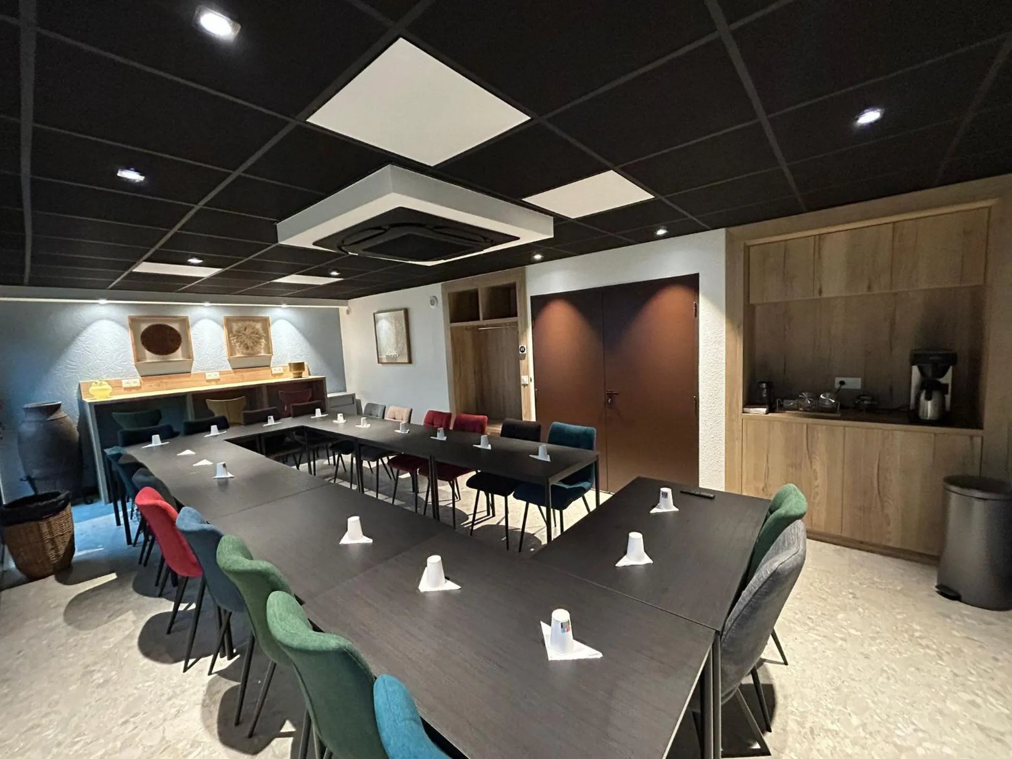 Meeting/conference room in KYRIAD DIRECT ORLEANS NORD - Cap Saran