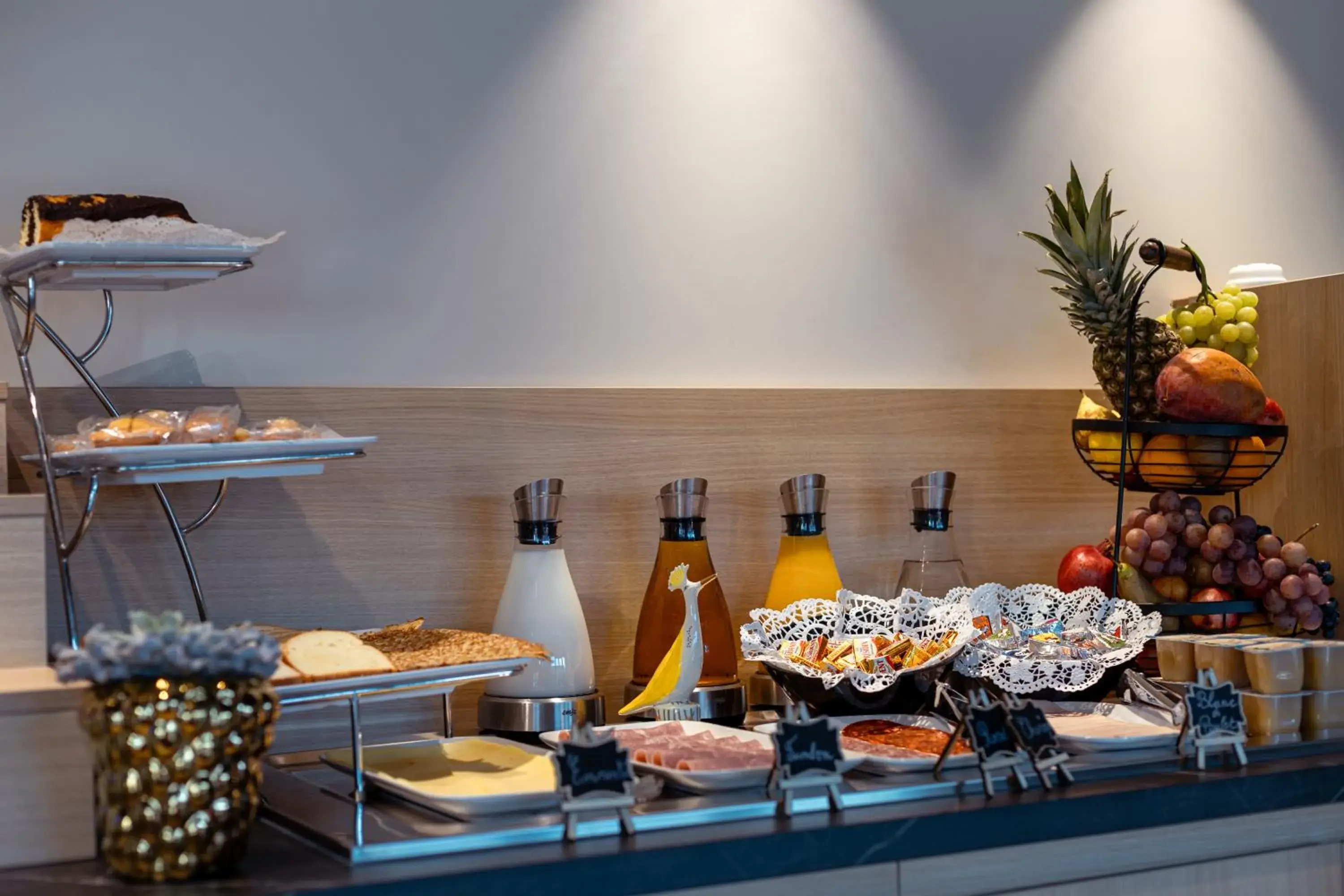Buffet breakfast in KYRIAD DIRECT ORLEANS NORD - Cap Saran Buffet breakfast in KYRIAD DIRECT ORLEANS NORD - Cap Saran