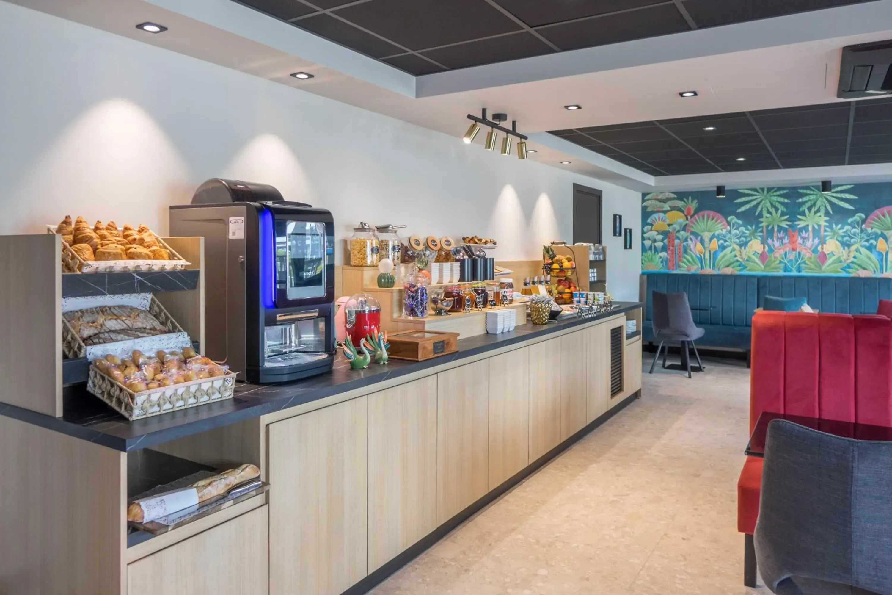 Breakfast in KYRIAD DIRECT ORLEANS NORD - Cap Saran Breakfast in KYRIAD DIRECT ORLEANS NORD - Cap Saran