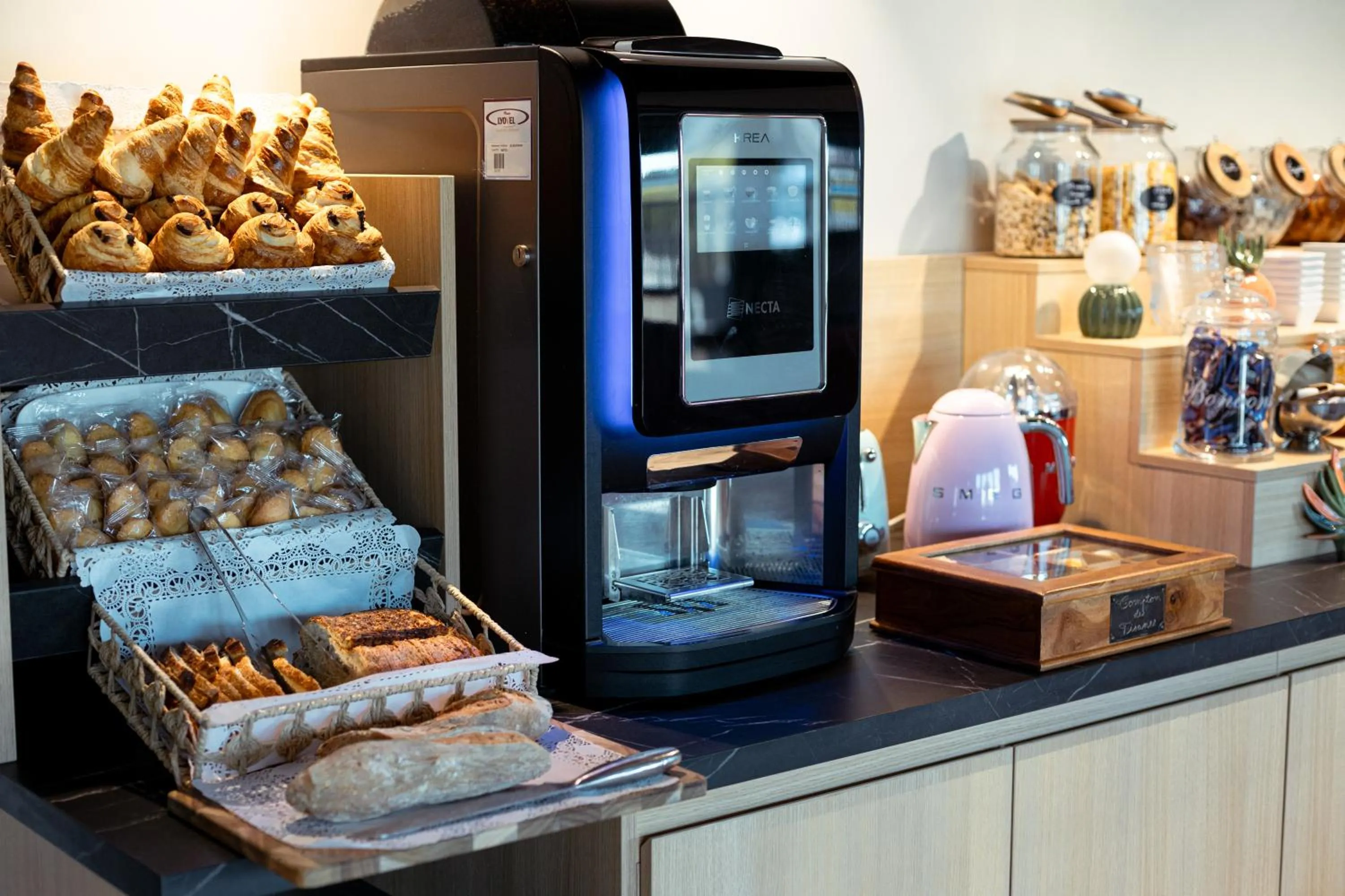 Buffet breakfast in KYRIAD DIRECT ORLEANS NORD - Cap Saran