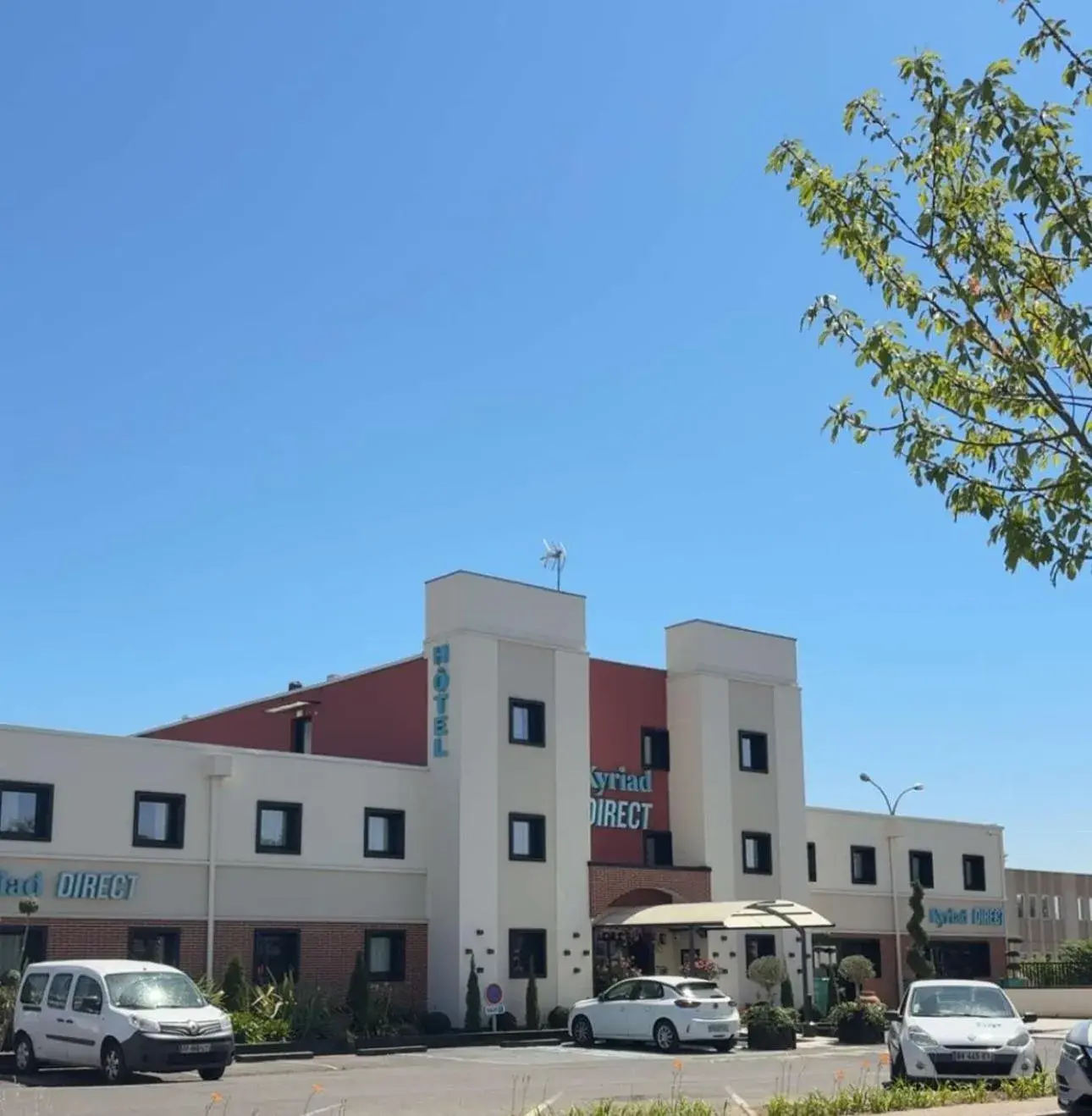 Property building in KYRIAD DIRECT ORLEANS NORD - Cap Saran Property building in KYRIAD DIRECT ORLEANS NORD - Cap Saran