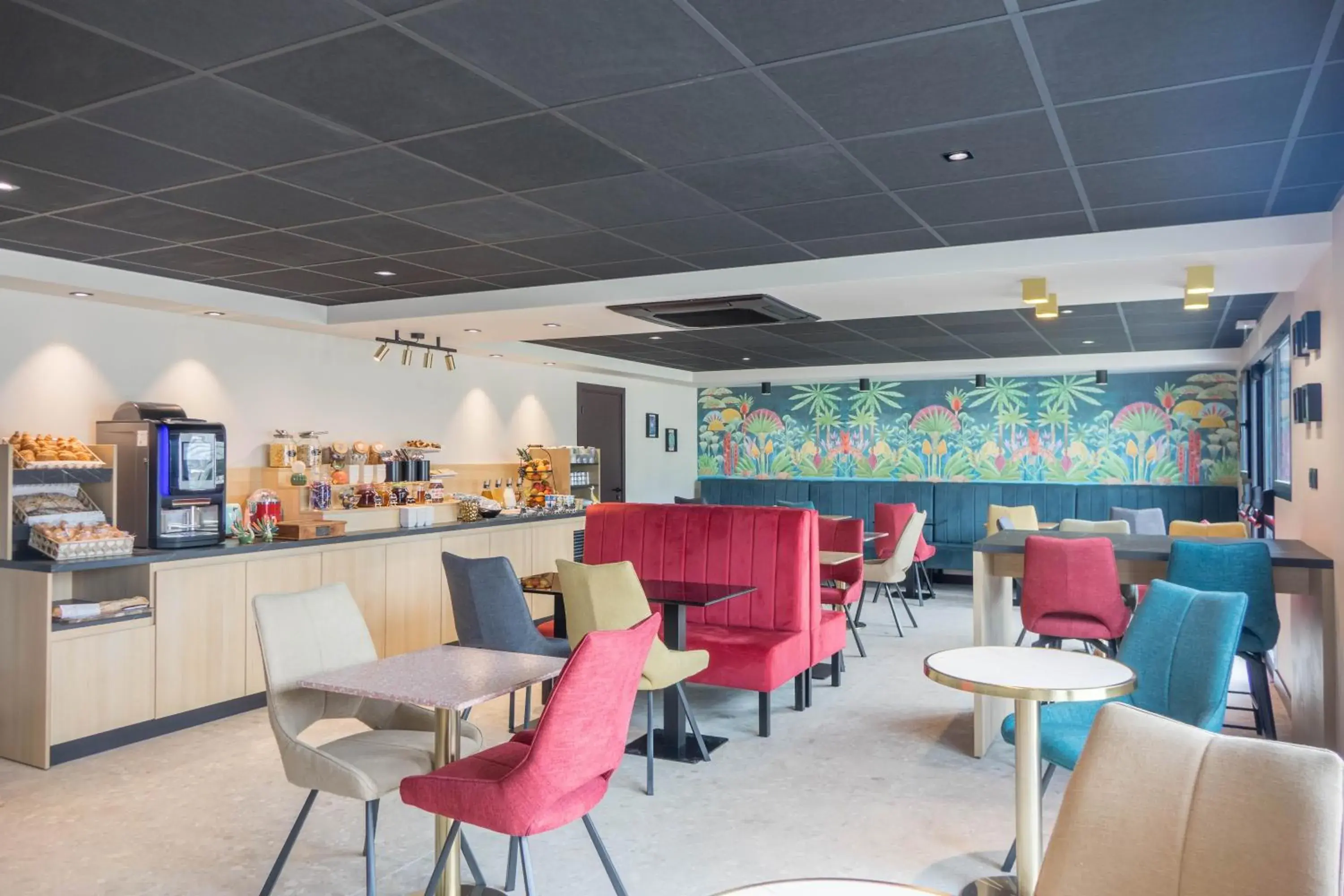 Breakfast in KYRIAD DIRECT ORLEANS NORD - Cap Saran Breakfast in KYRIAD DIRECT ORLEANS NORD - Cap Saran