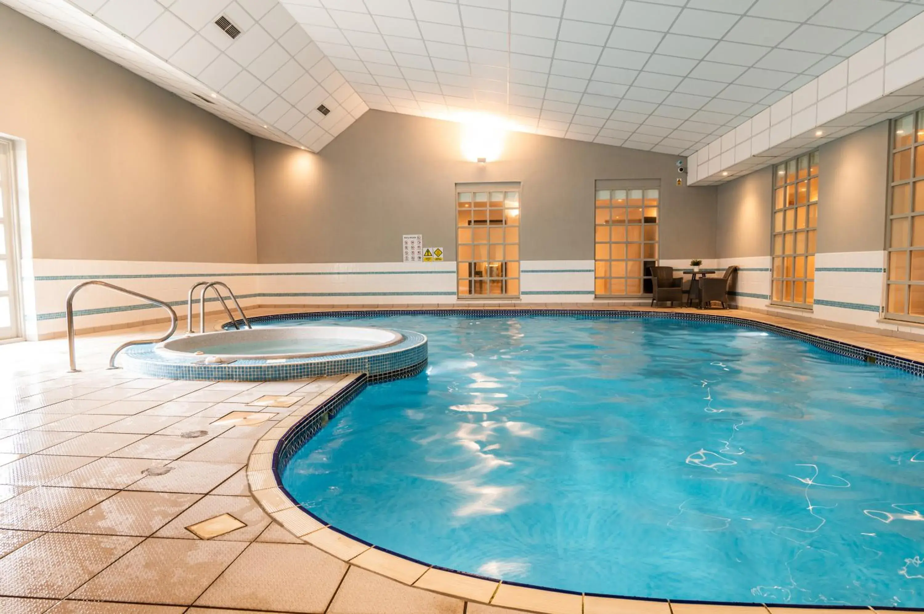 Swimming pool in Milton Hill House Swimming pool in Milton Hill House