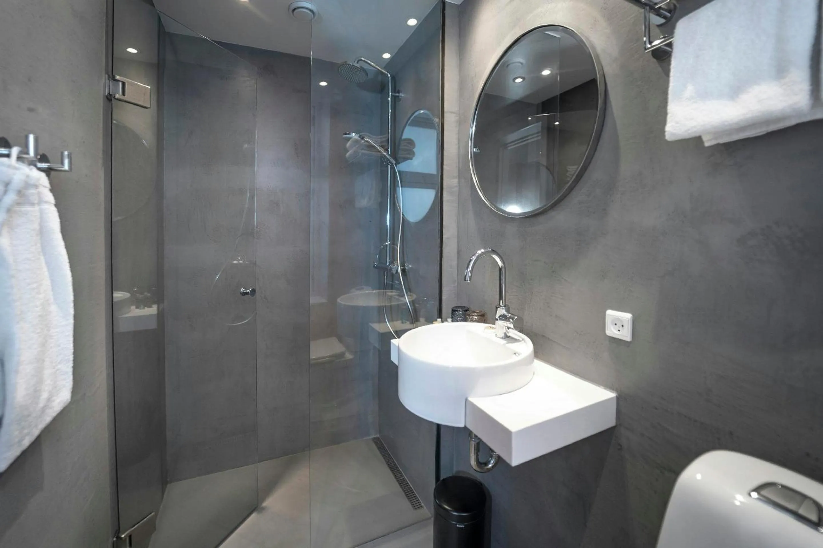 Bathroom in Motel One Copenhagen