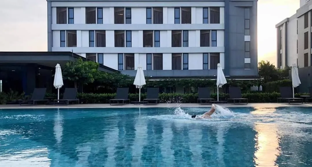 Swimming pool in Blue Rabbit Hotel