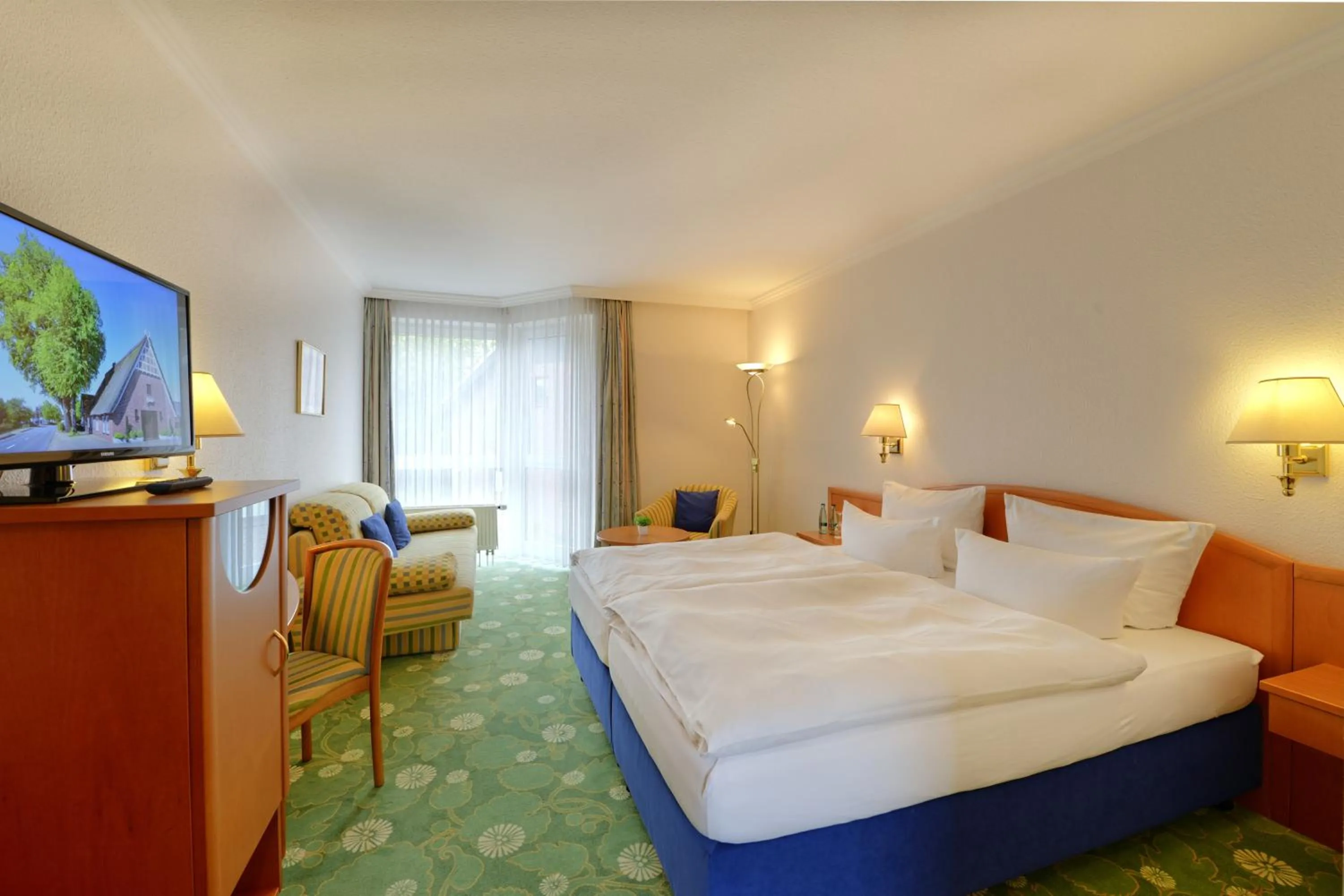 Photo of the whole room, Bed in Landhotel Zur Eiche