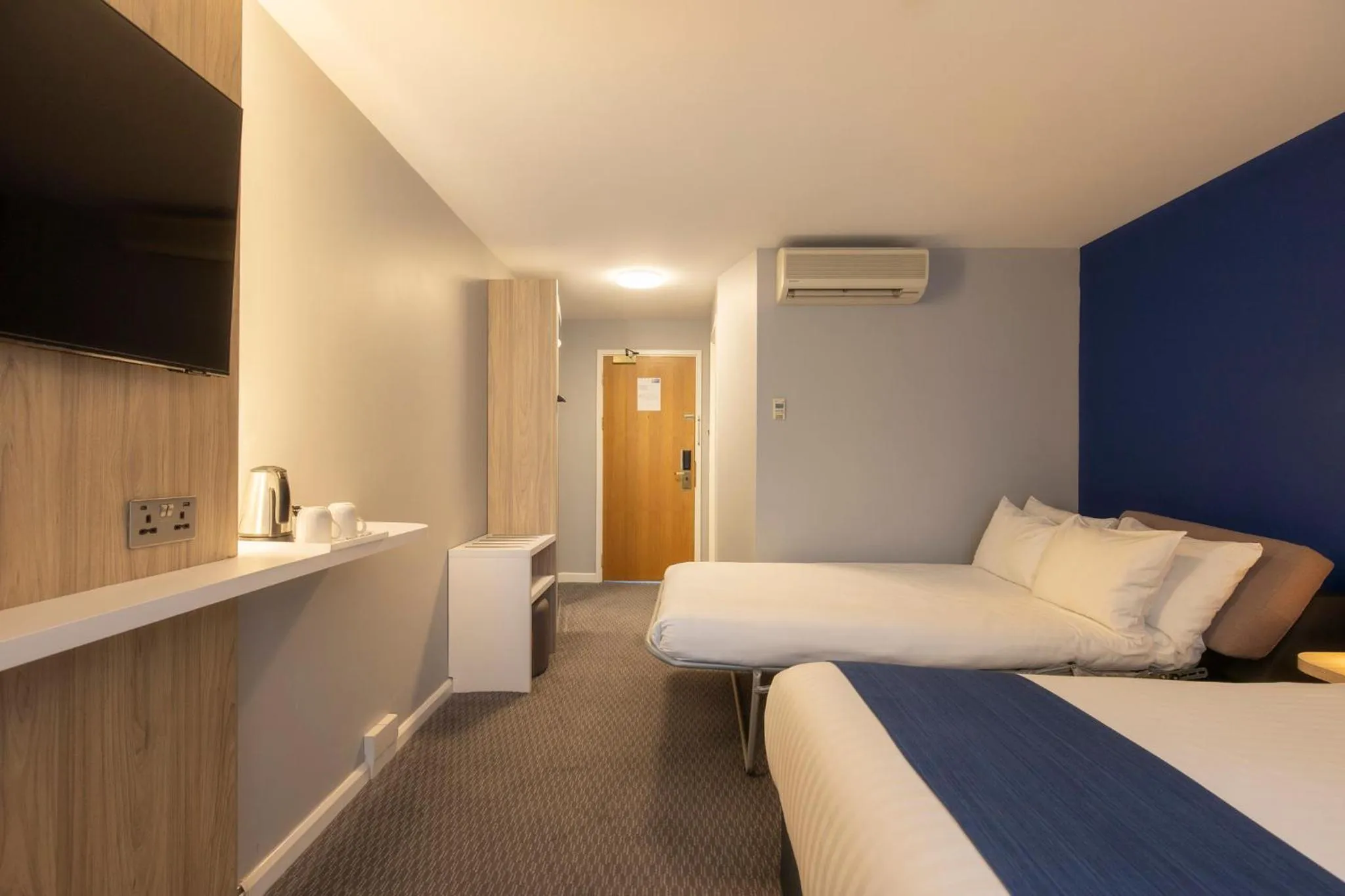 Photo of the whole room, Bed in Holiday Inn Express Poole by IHG
