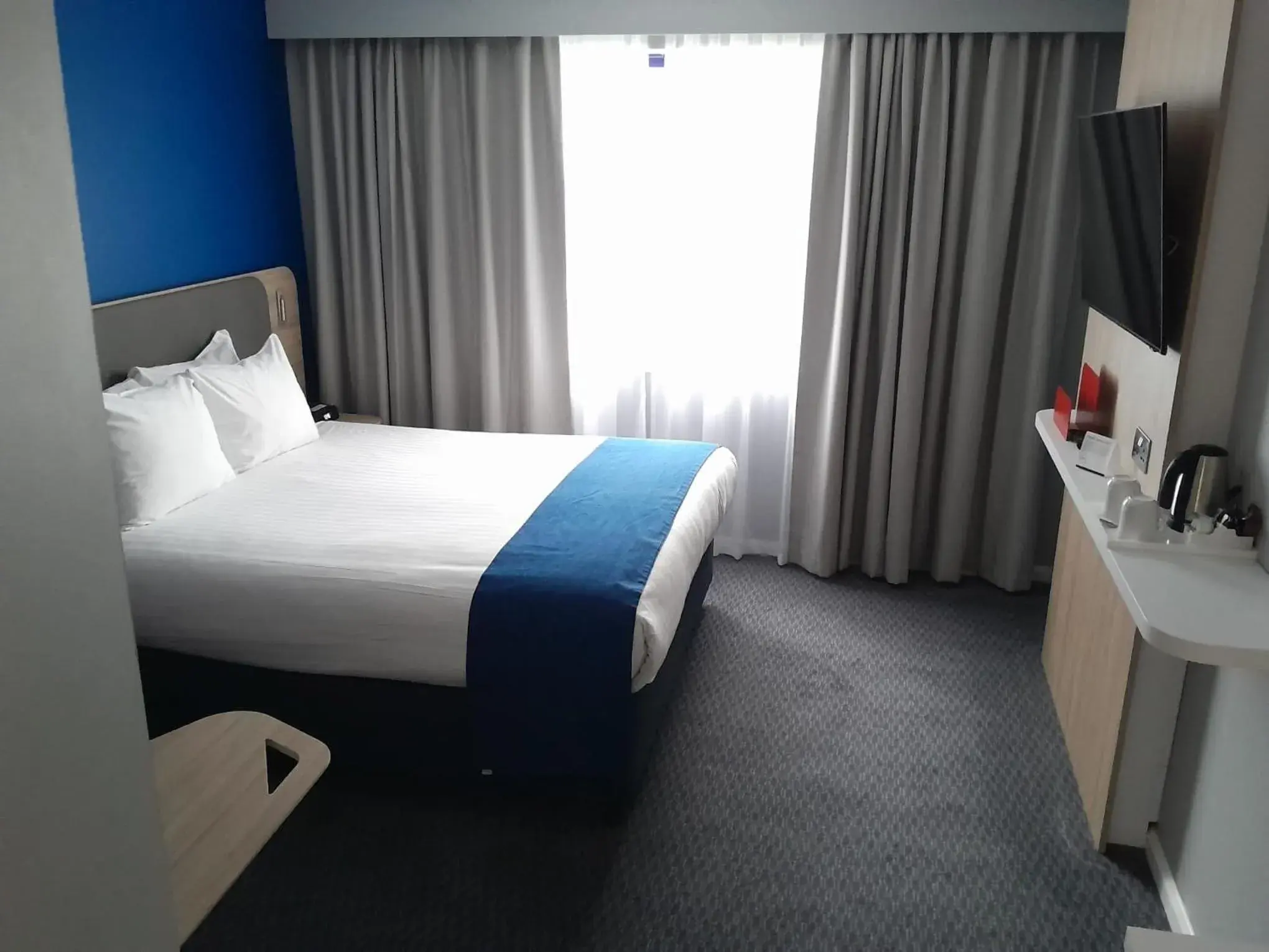 Bed in Holiday Inn Express Poole by IHG Bed in Holiday Inn Express Poole by IHG