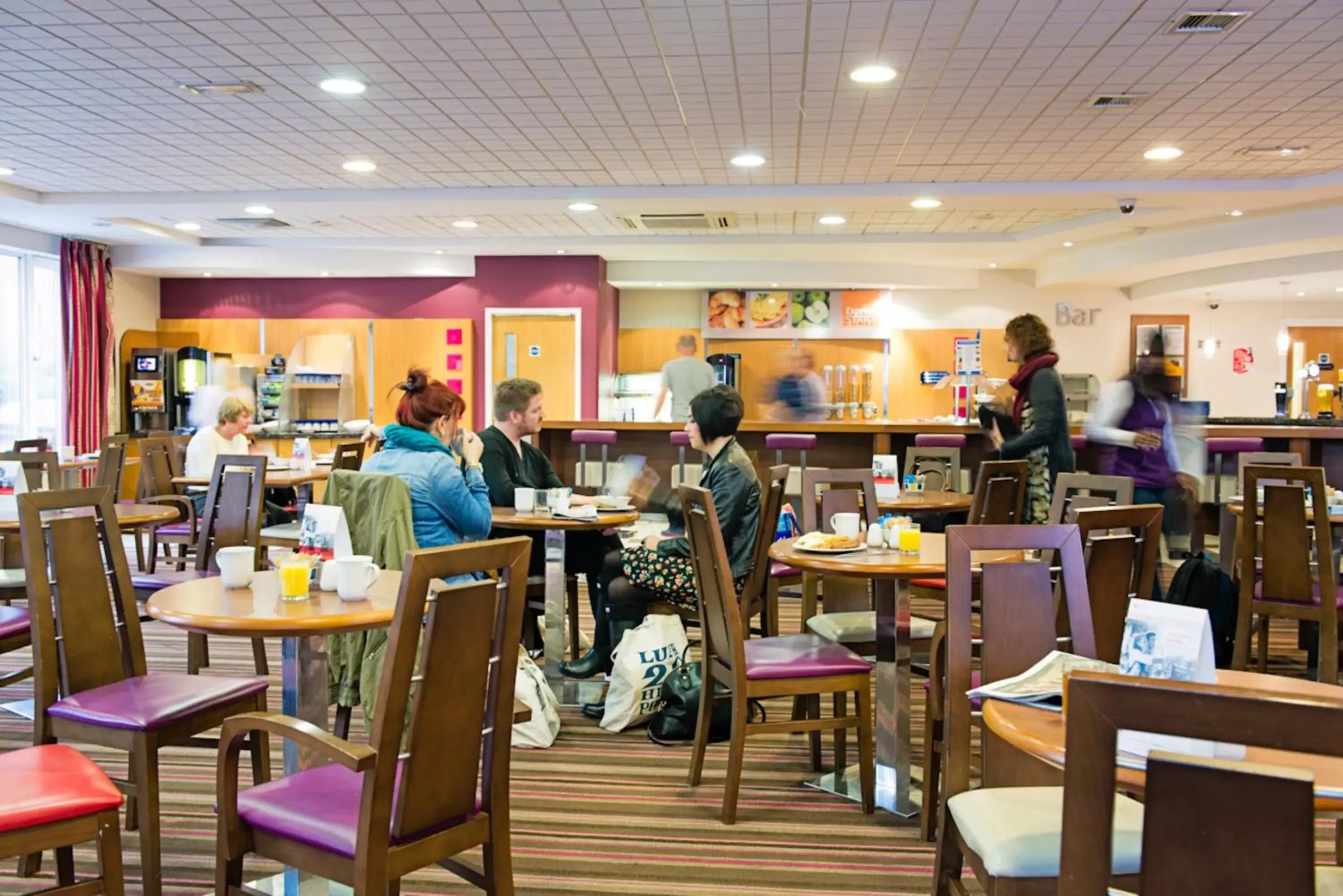 Restaurant/places to eat in Holiday Inn Express Poole by IHG Restaurant/places to eat in Holiday Inn Express Poole by IHG