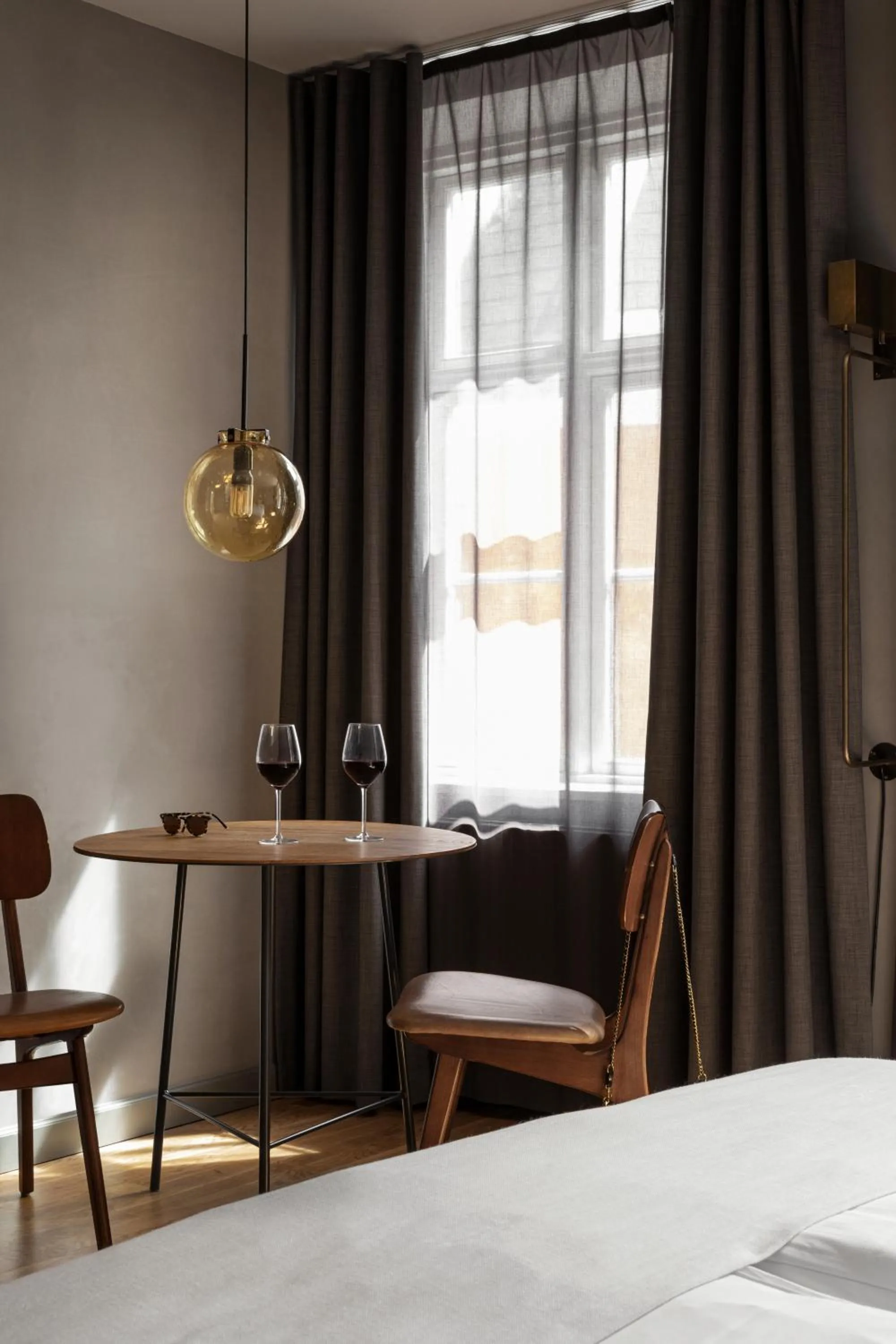 Seating area, Bed in Hotel SP34