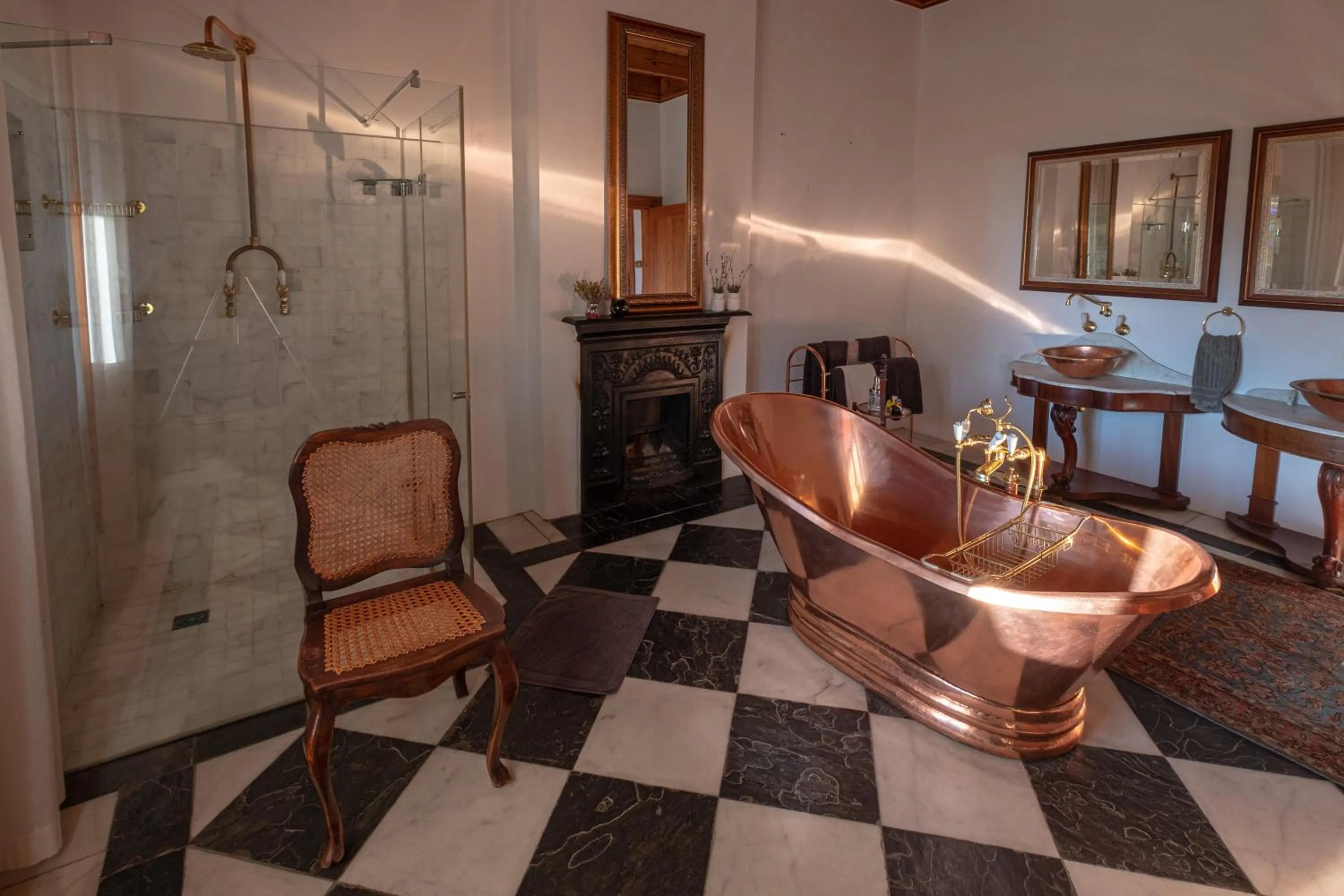 Bath in Merindol Manor