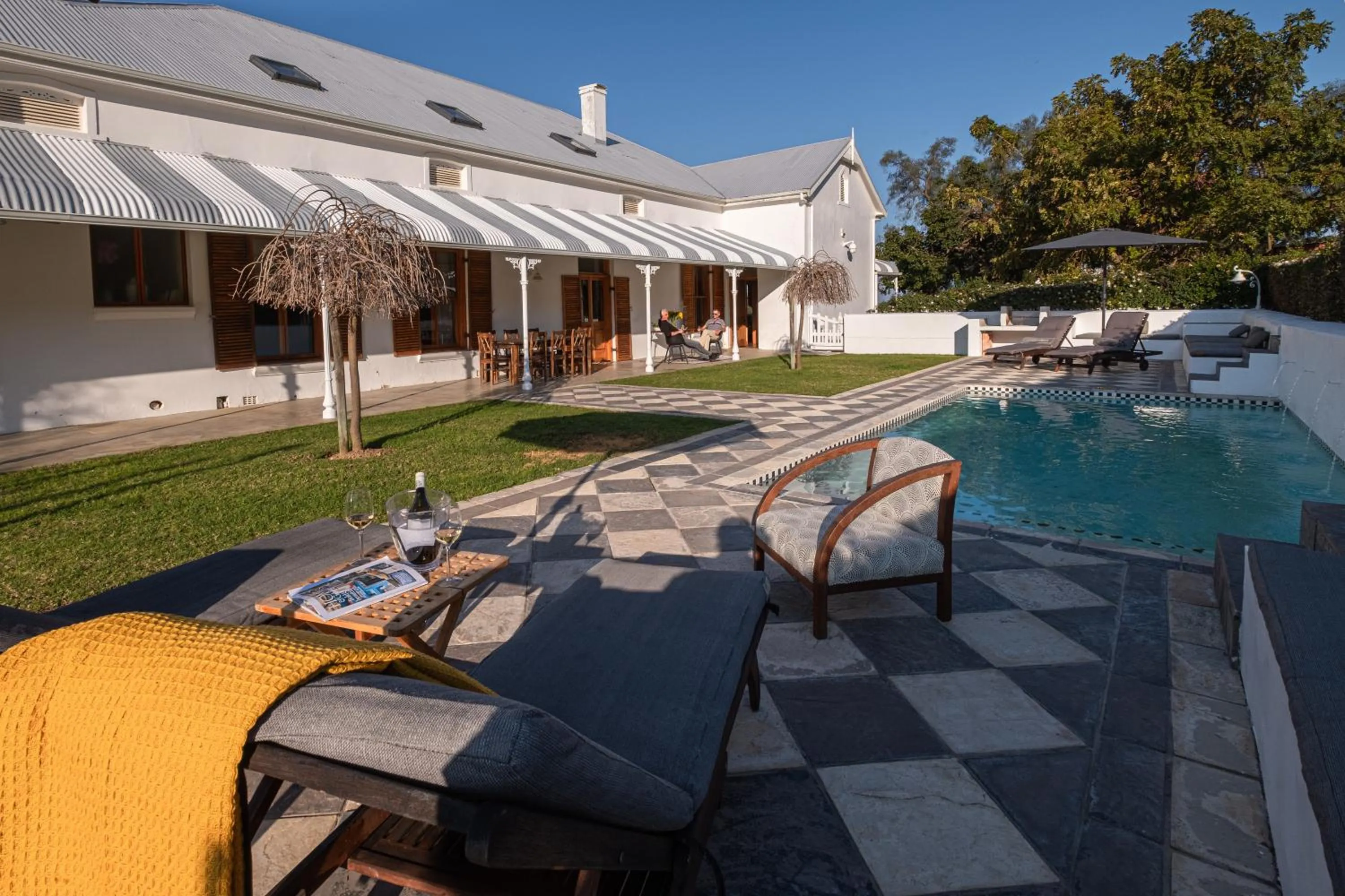 Swimming pool in Merindol Manor