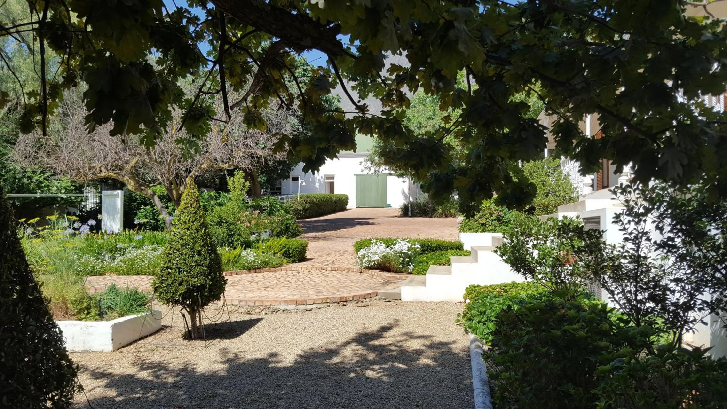 Garden view in Merindol Manor
