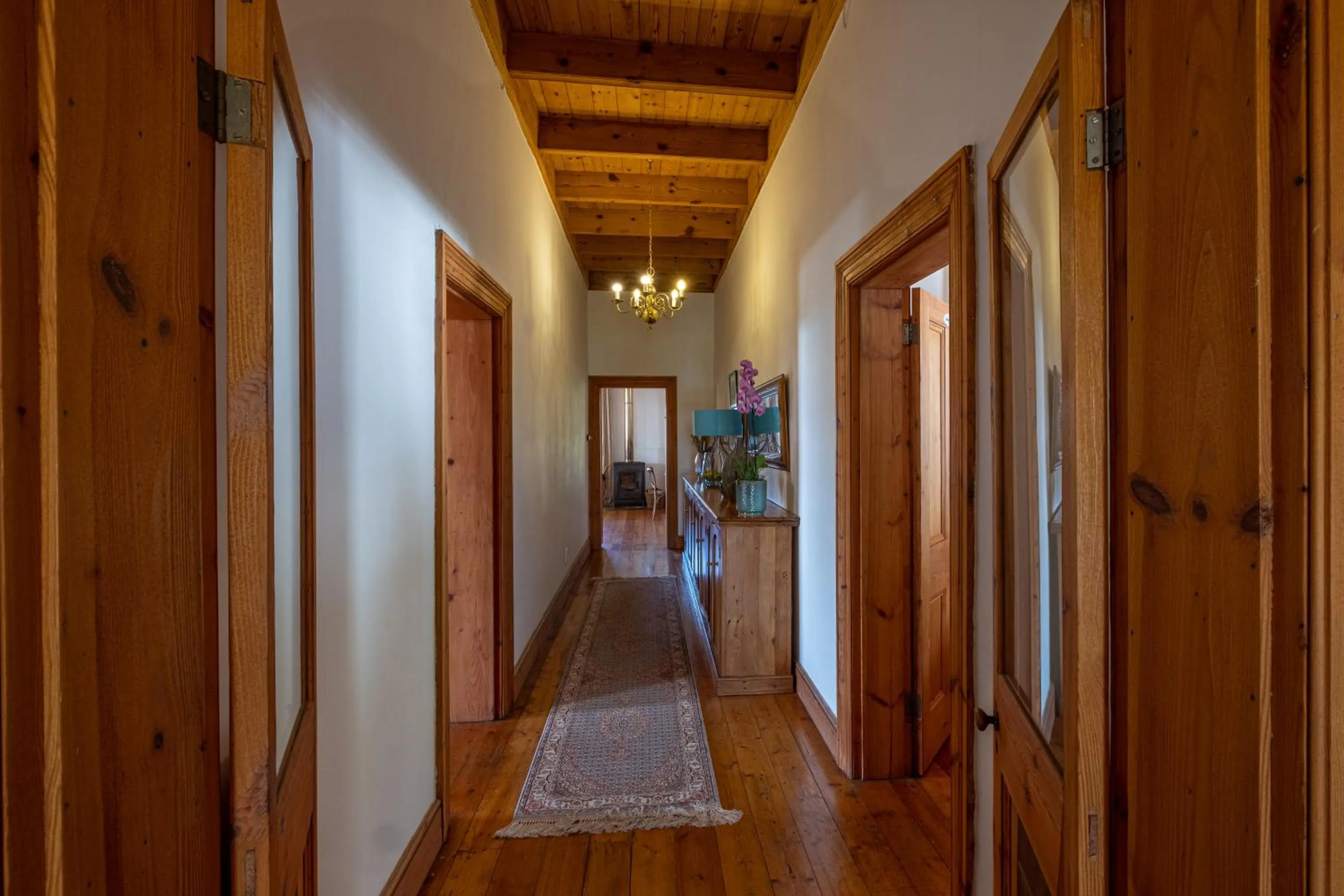 Property building in Merindol Manor